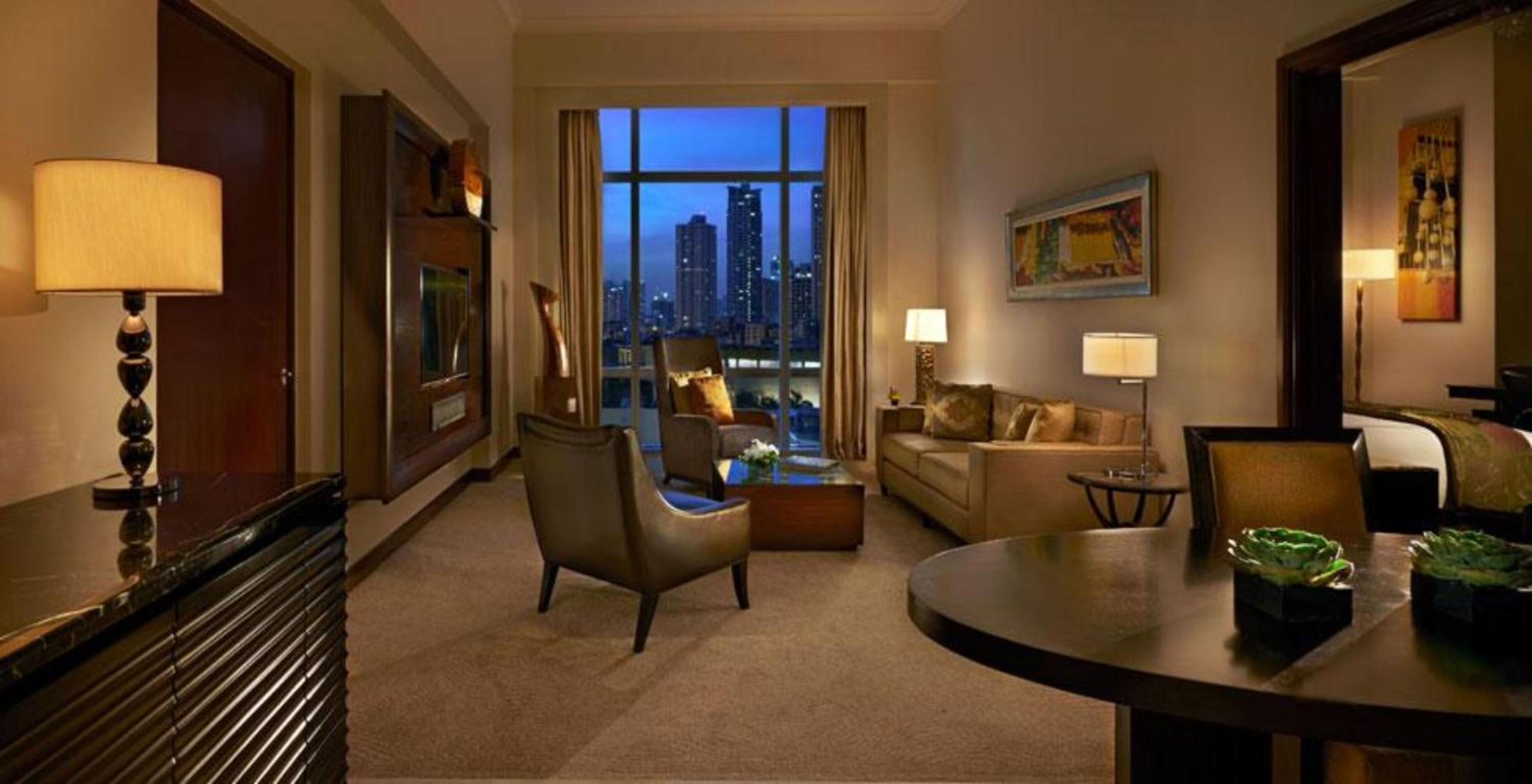 Fairmont Gold Corner Suite photo 3