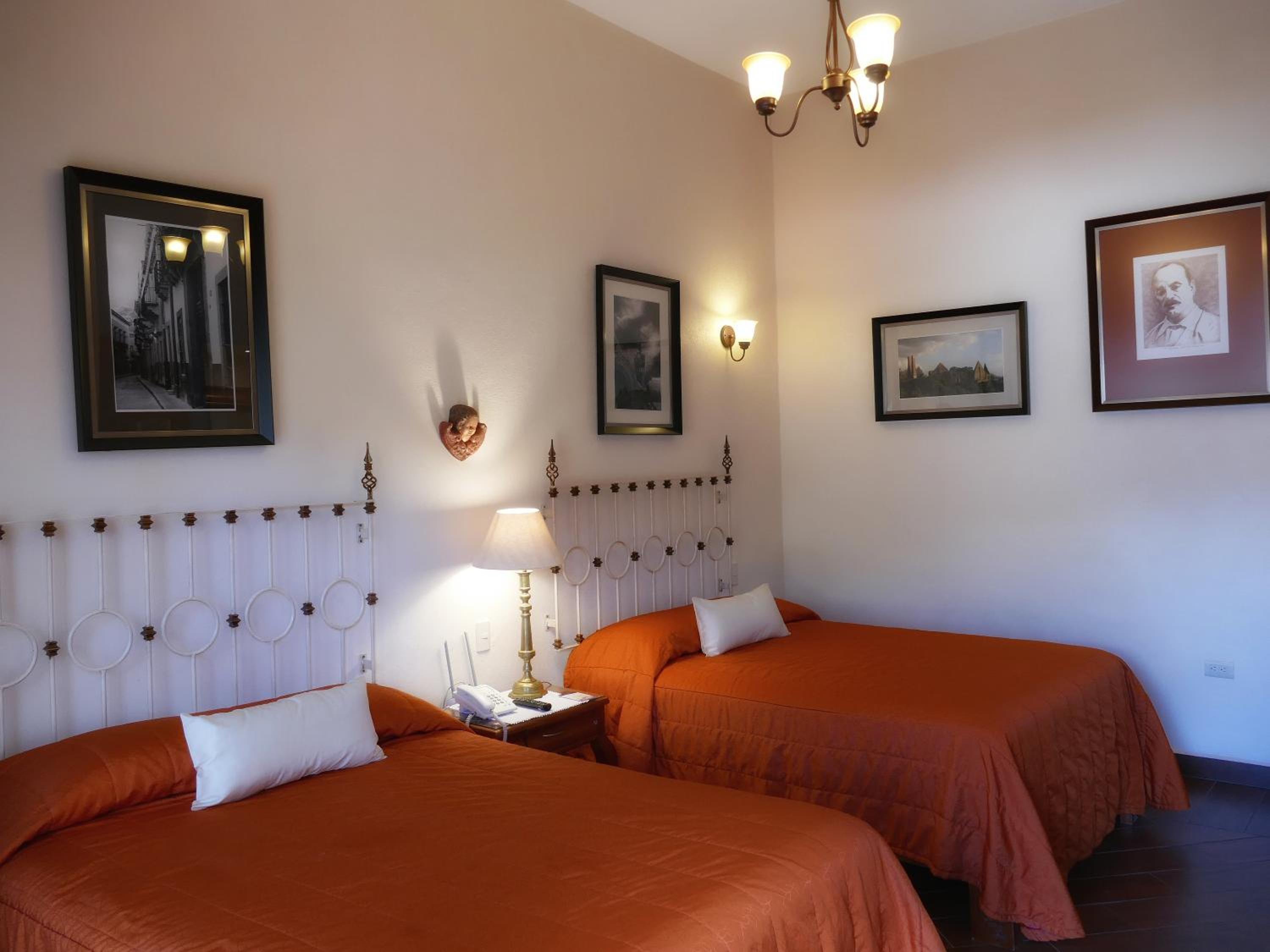 Double Room with Two Double Beds - Photo 19