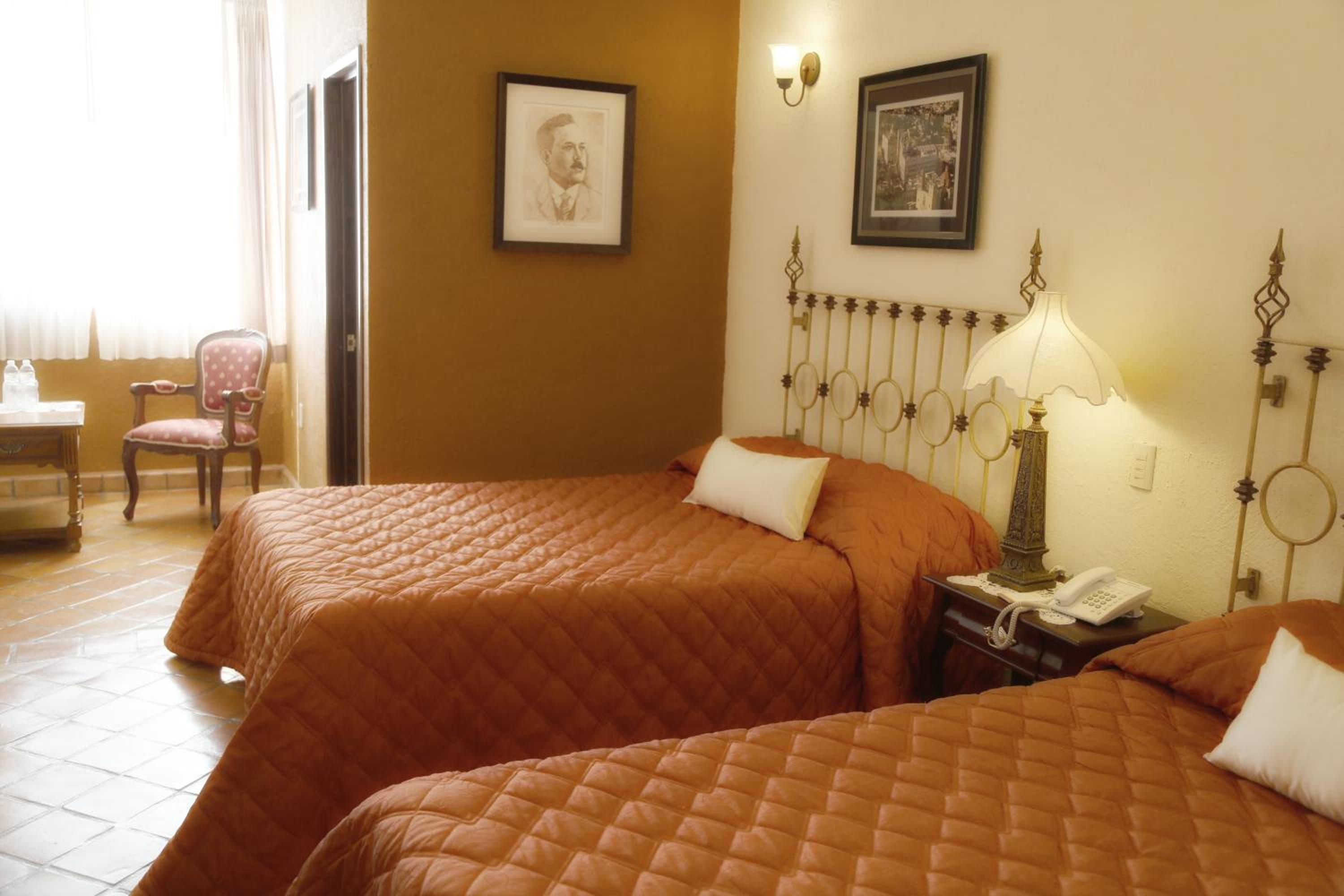 Double Room with Two Double Beds - Photo 17