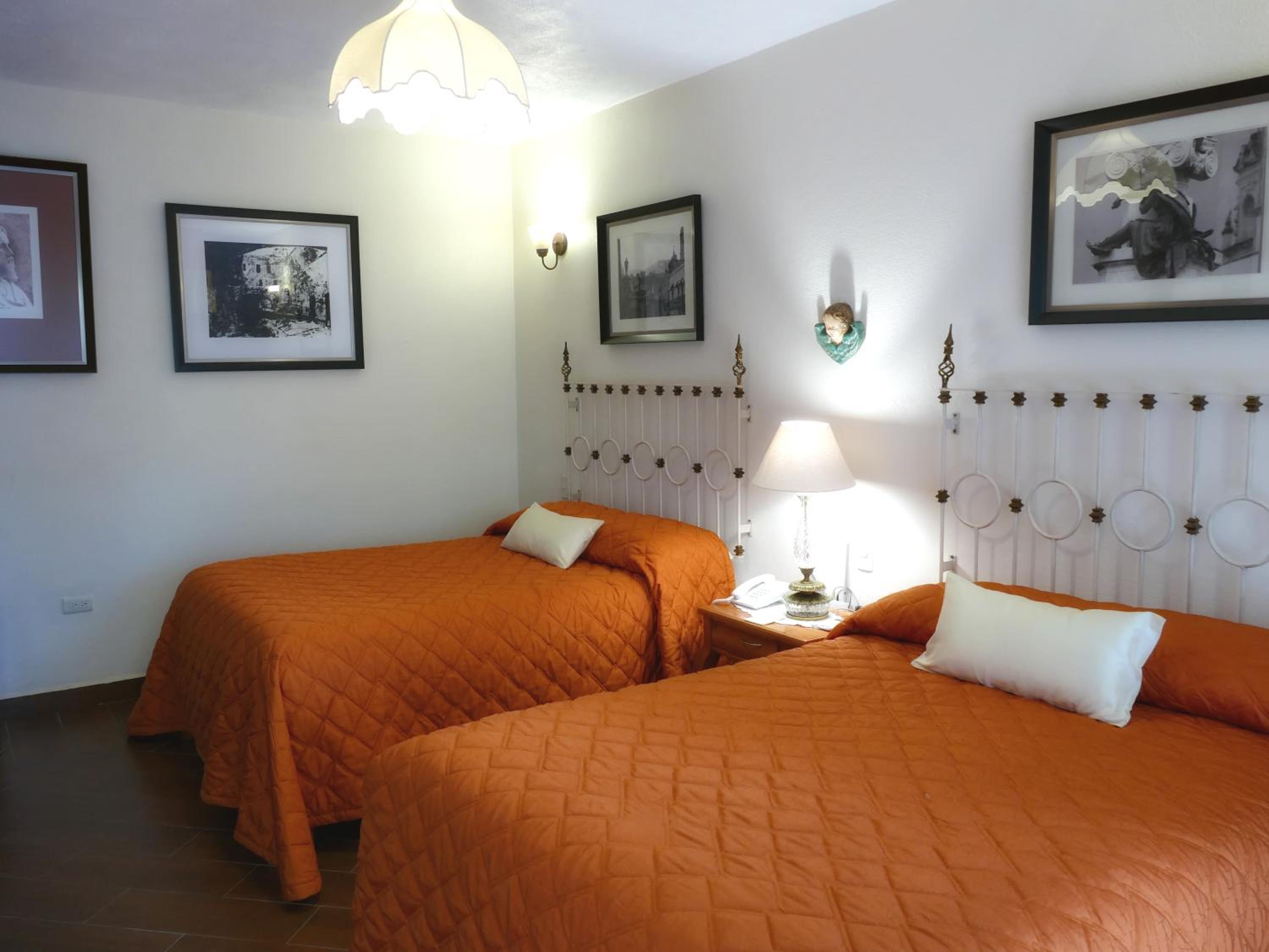 Double Room with Two Double Beds - Photo 16
