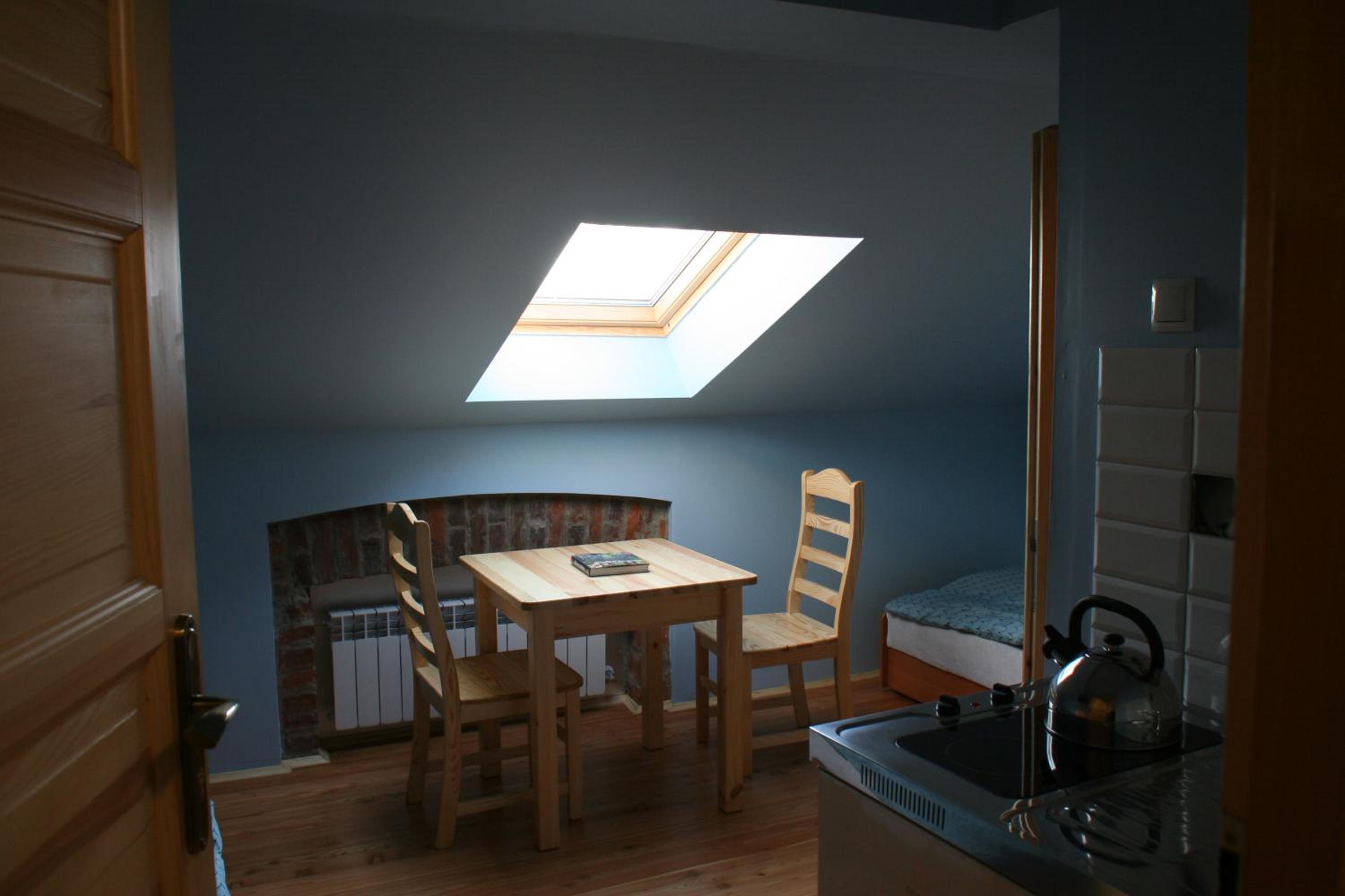 Studio Apartment - Photo 3