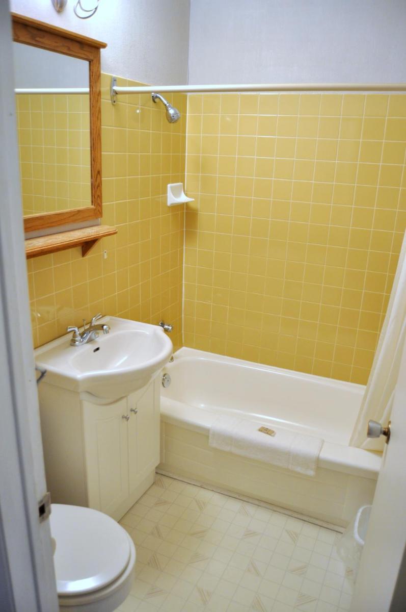 Queen Room - Photo 6