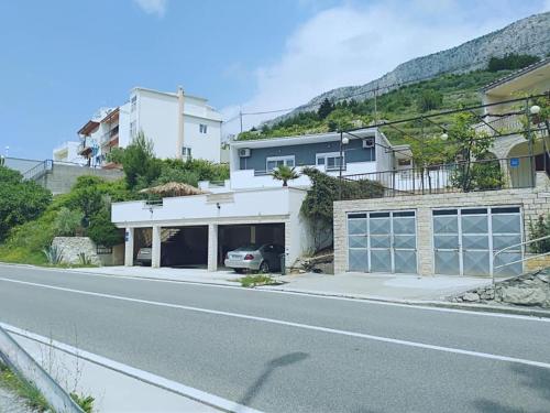 One-Bedroom Apartment with Sea View and Balcony photo 3