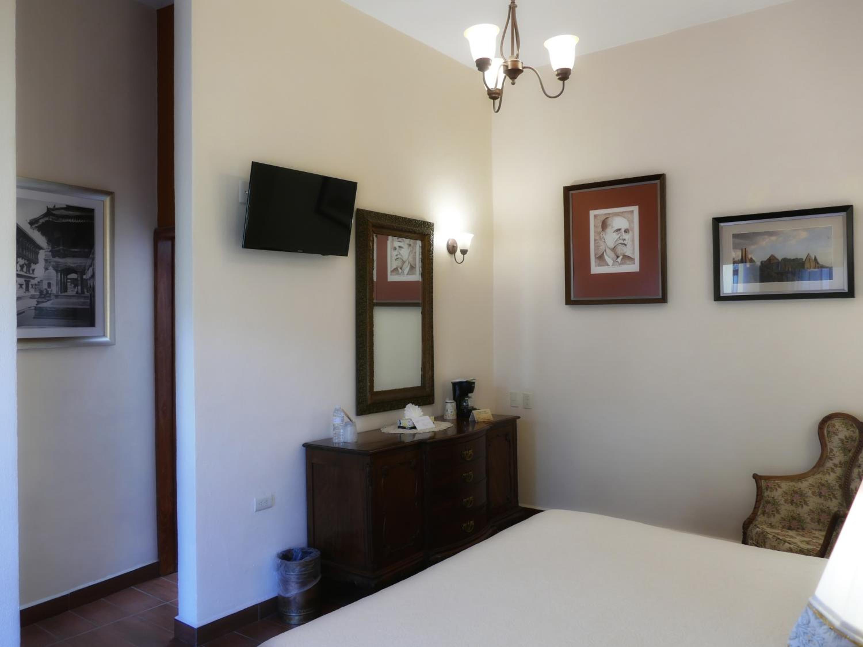 King Suite - Photo 6