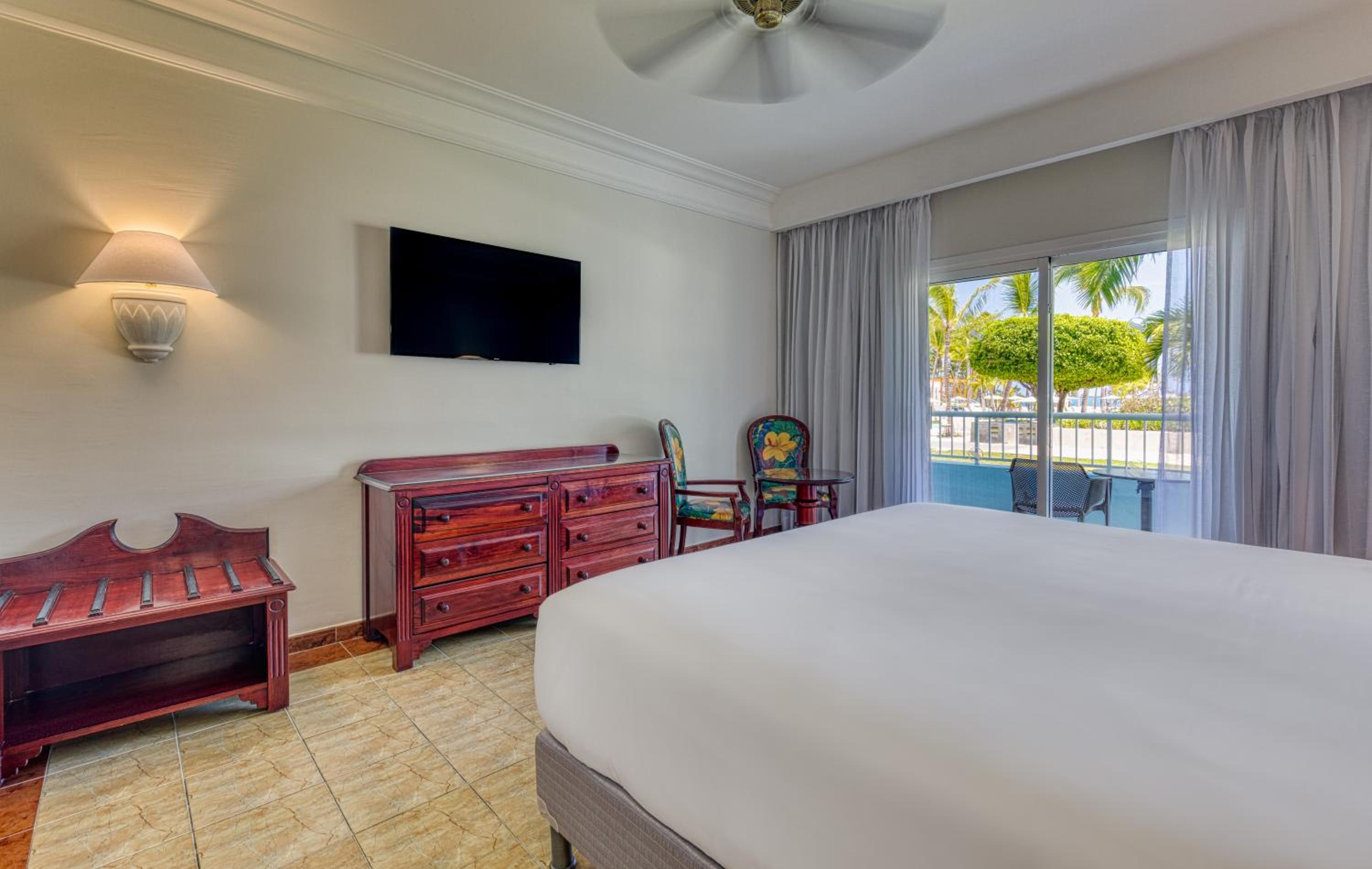 Senator Junior Suite Ocean View (1 Adult)