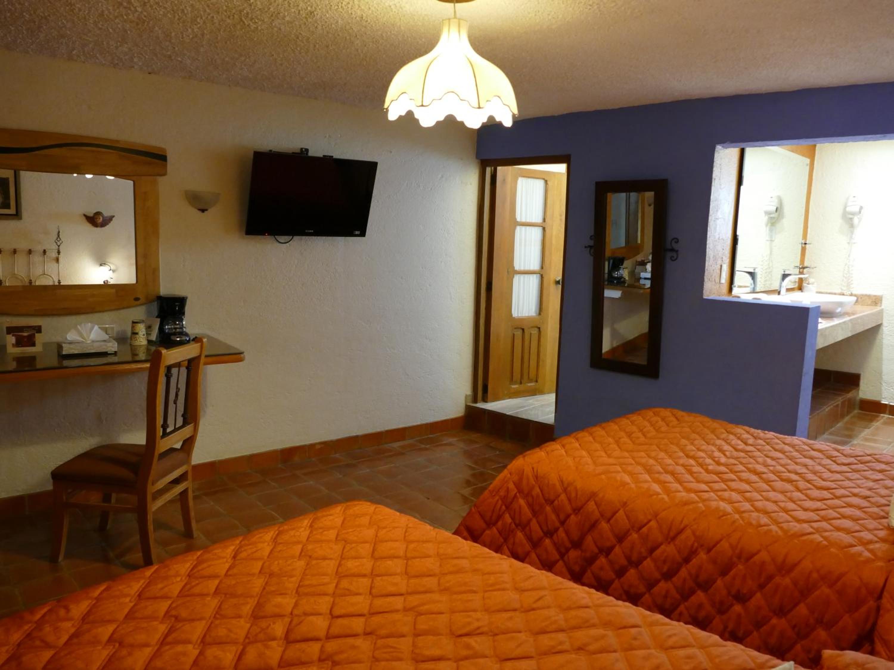 Double Room with Two Double Beds - Photo 20