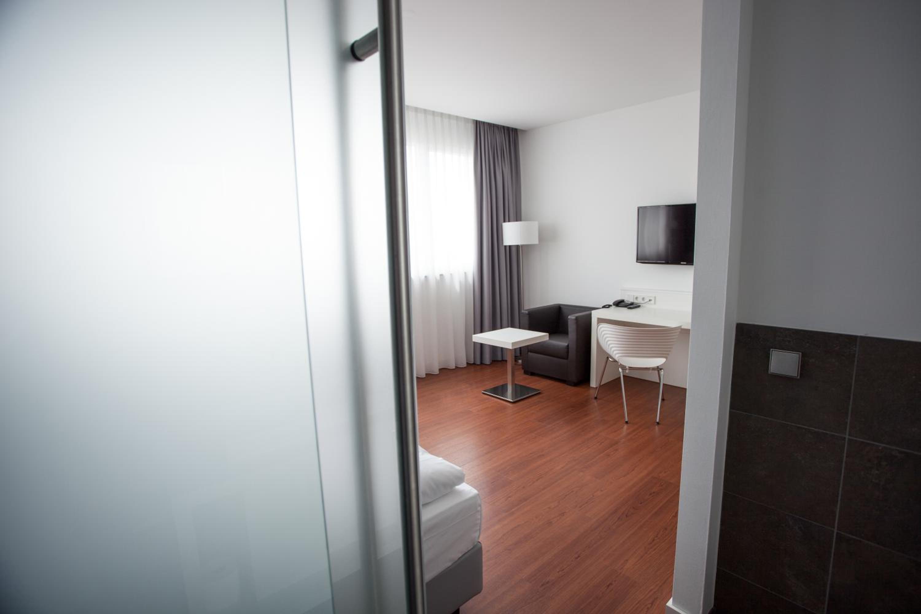 Double Room - Photo 6