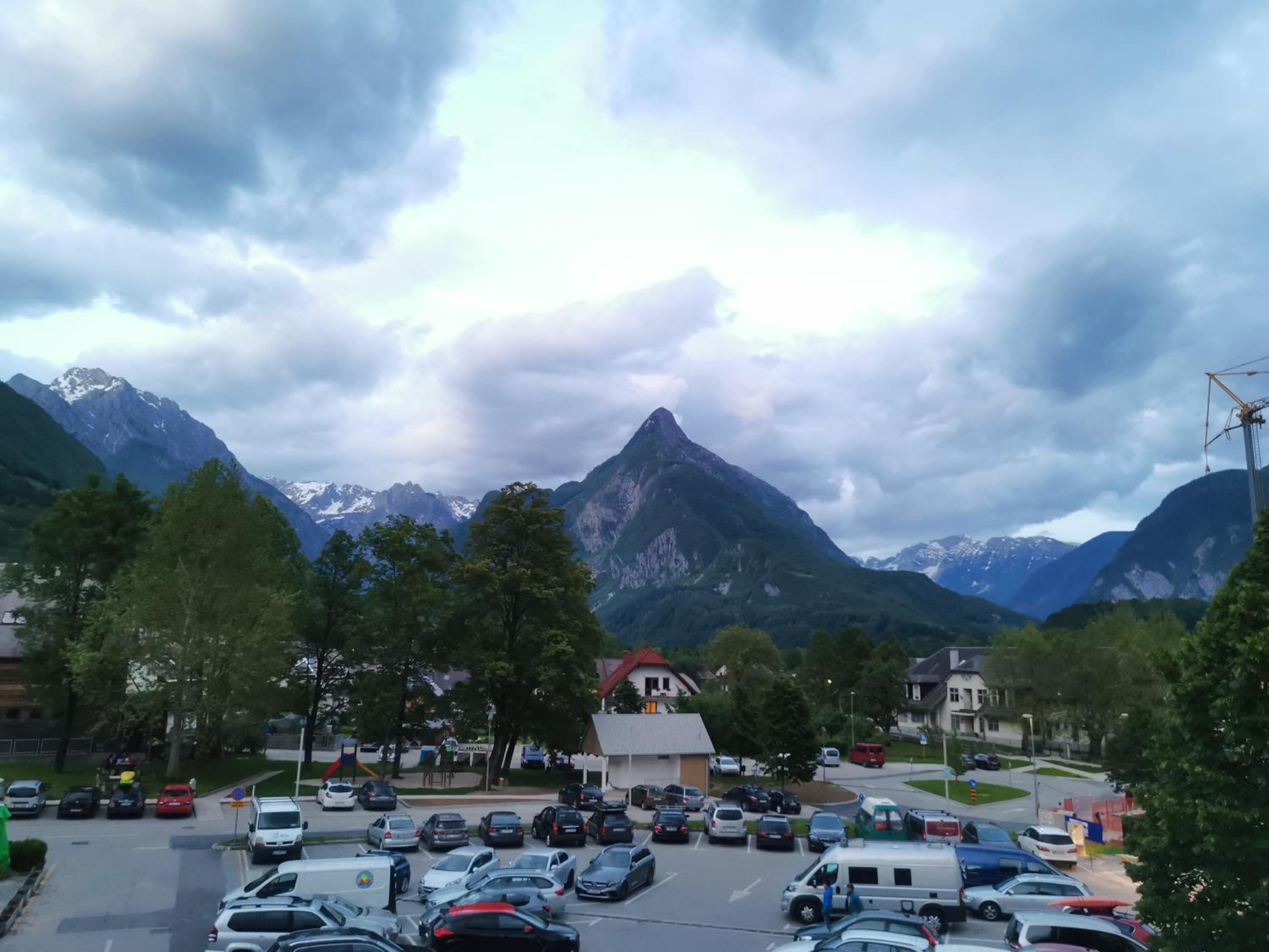 Apartment with Mountain View photo 1