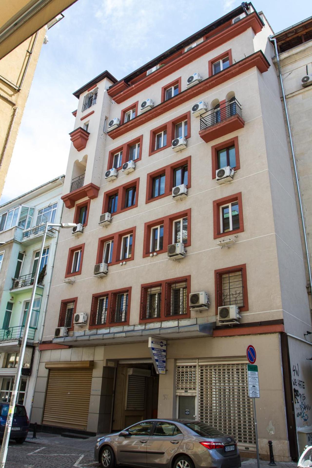 One-Bedroom Apartment - No Window - Photo 9