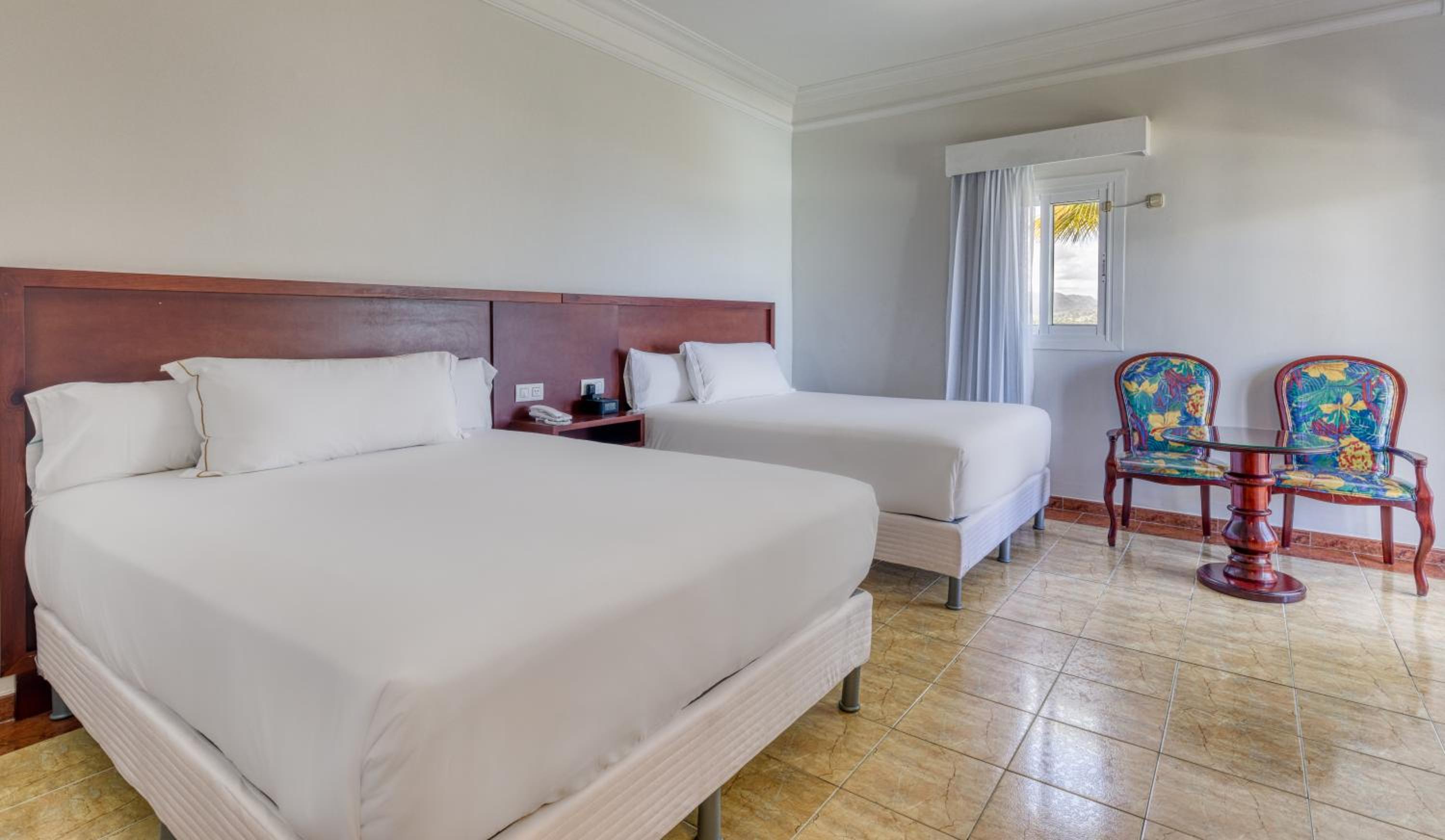 Senator Junior Suite (2 Adults + 1 Child)
