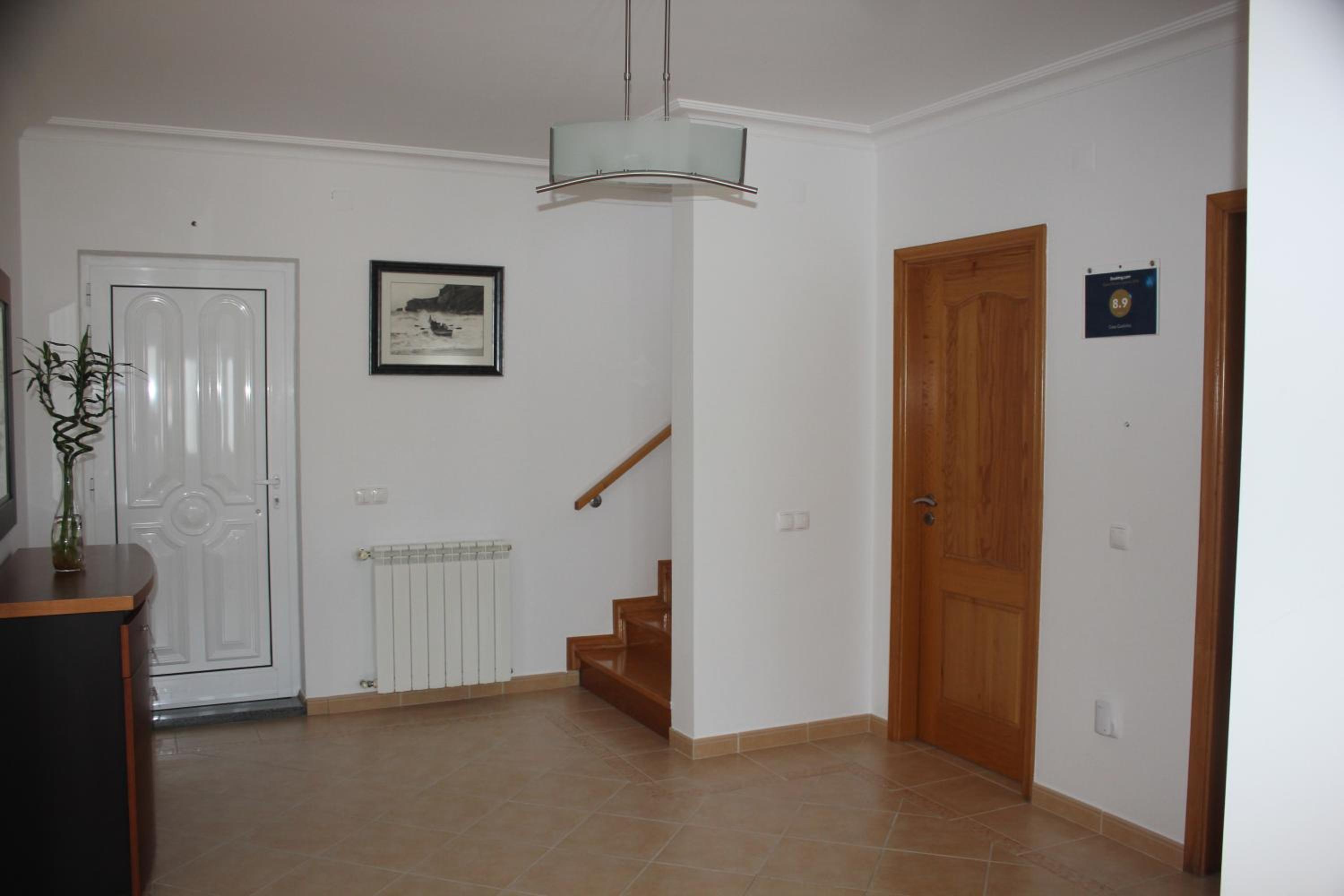 Large Double Room - Photo 10