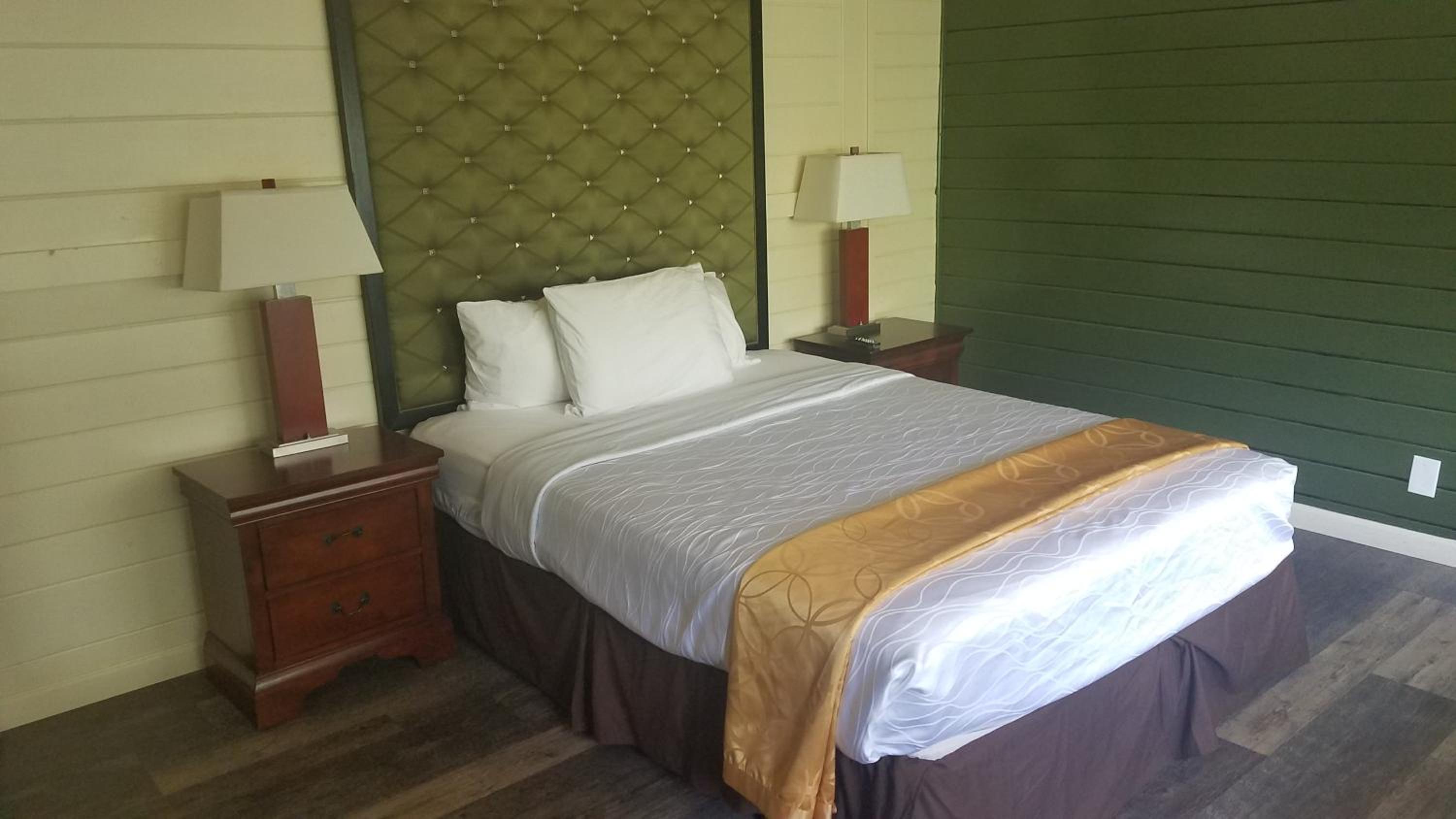 Queen Room Upper Level