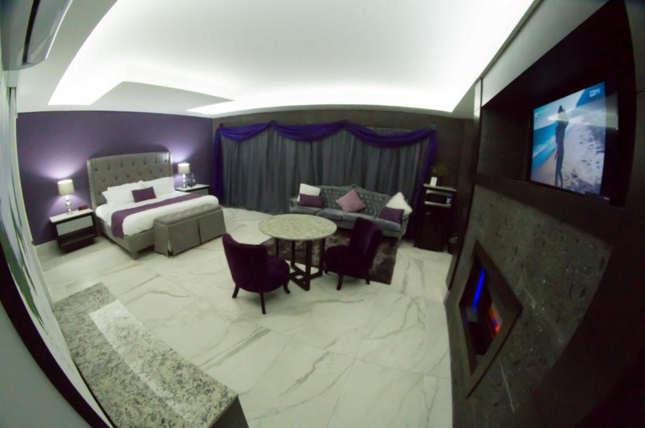 Deluxe Suite photo 2