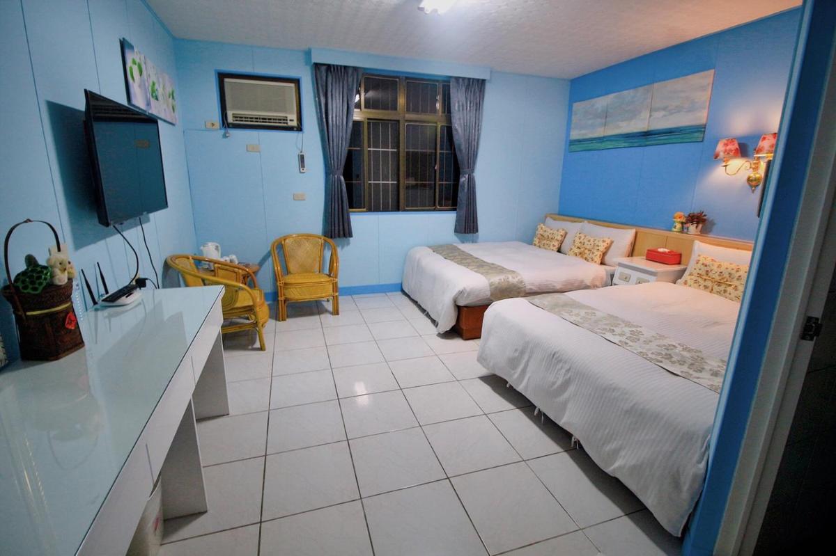 Quadruple Room with Bath photo 3