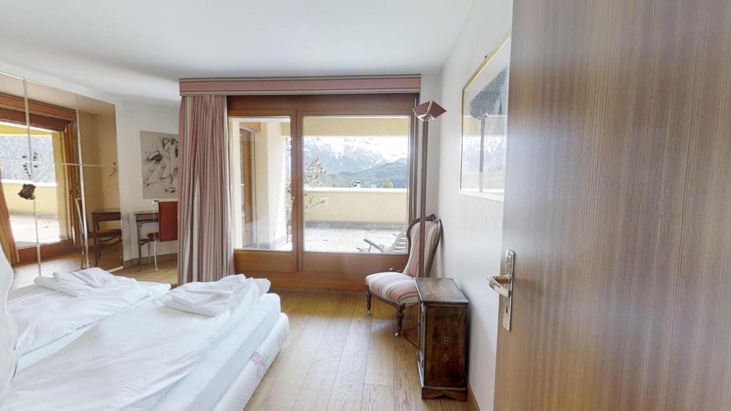 Apartment with Lake View photo 3