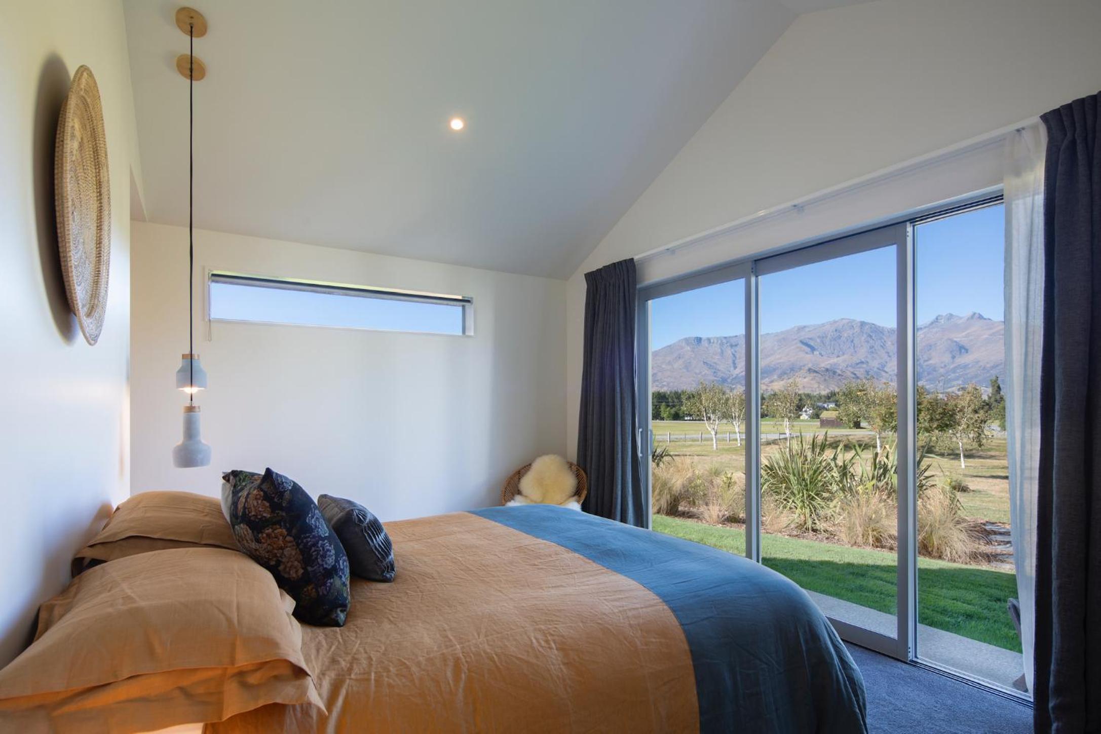 Apartment with Mountain View - Photo 9