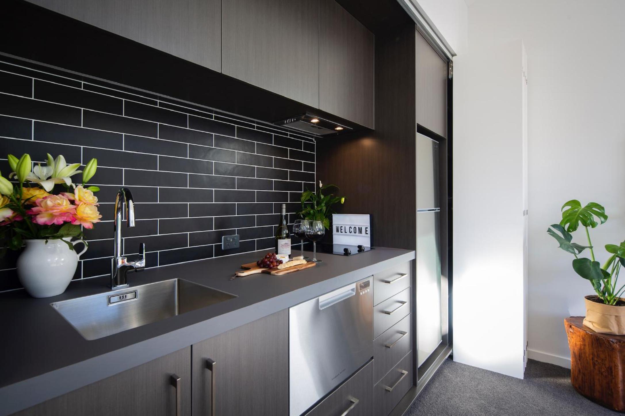 Apartment with Mountain View - Photo 6