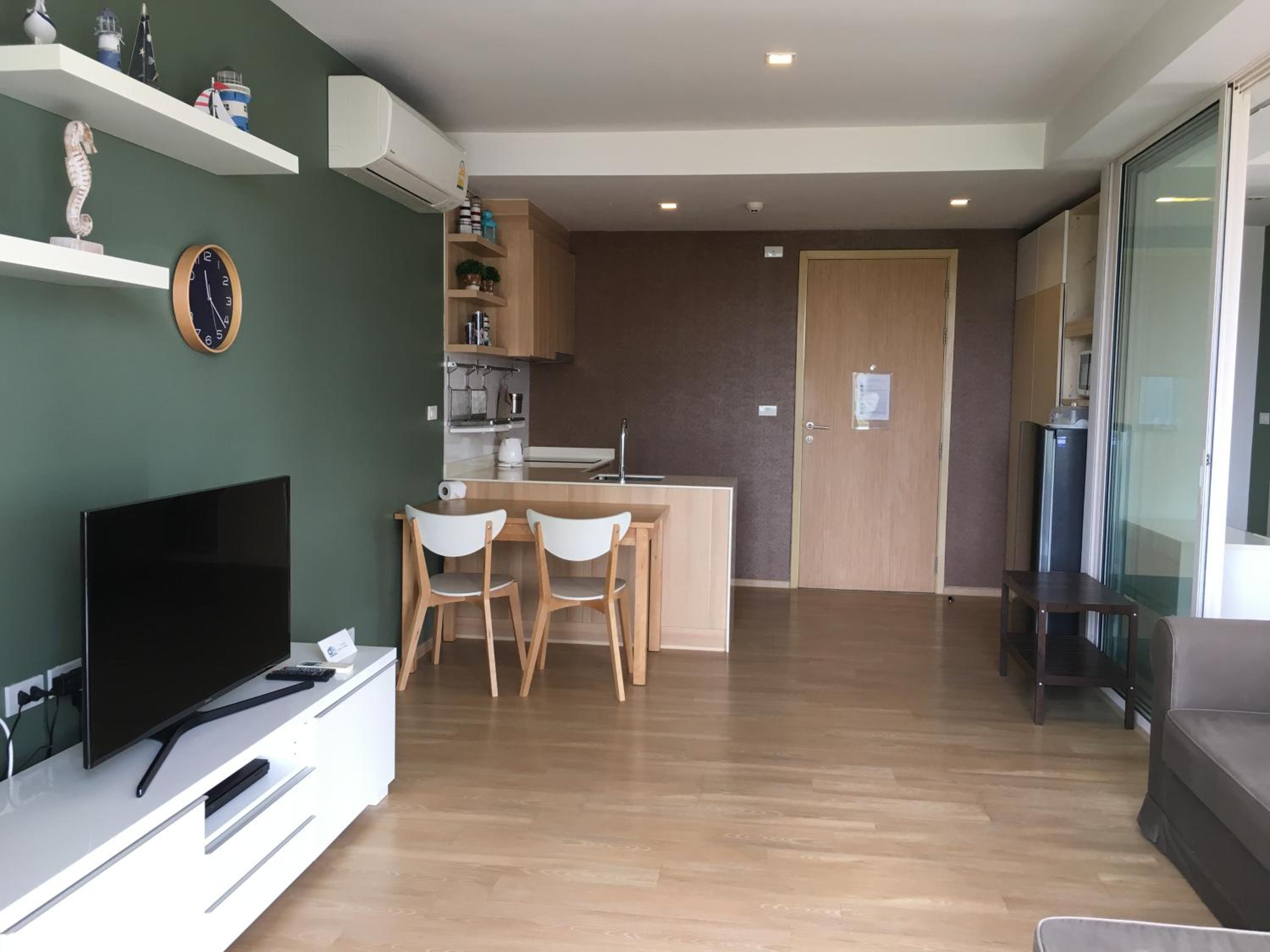 One-Bedroom Apartment - Photo 6