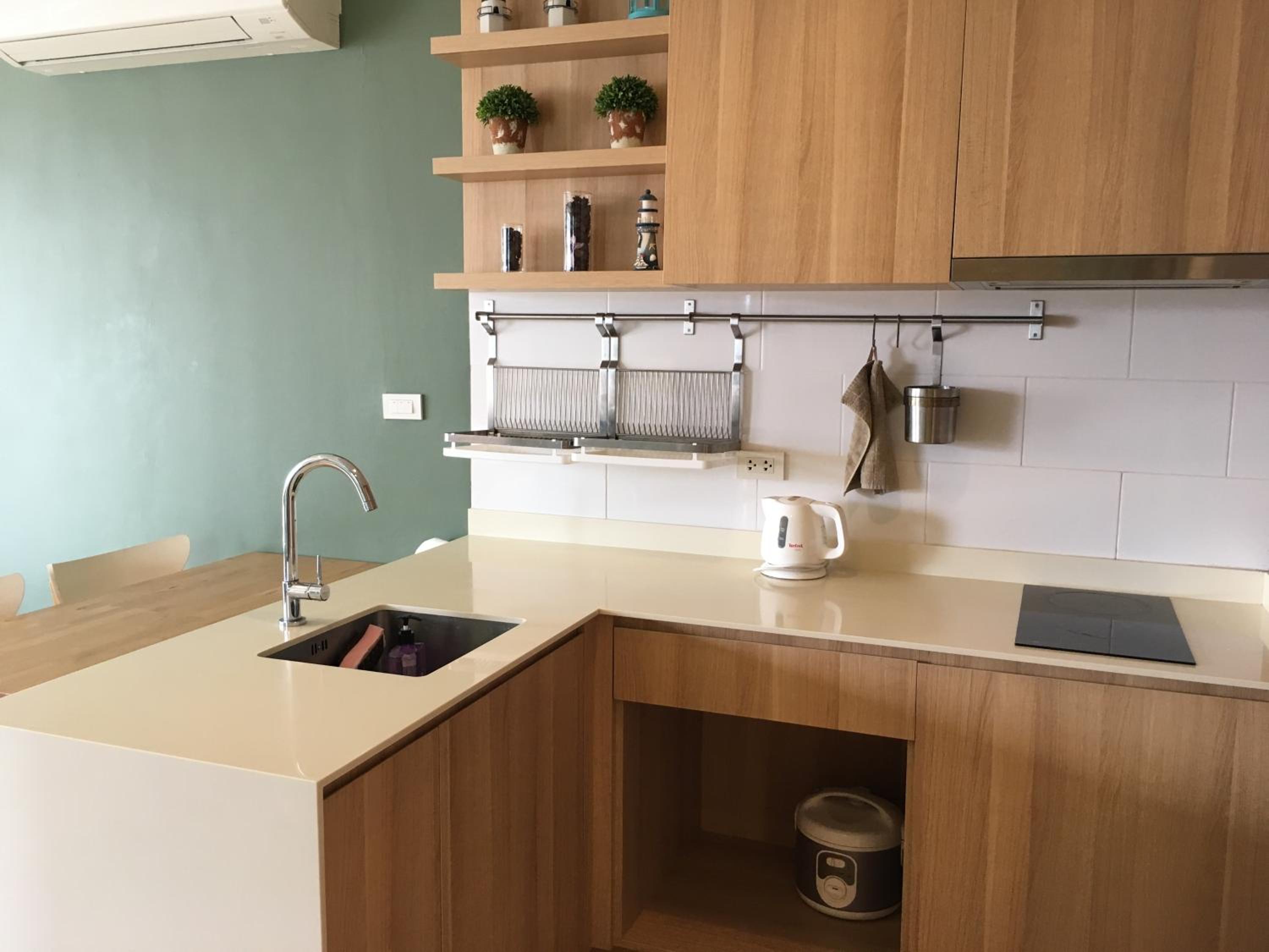 One-Bedroom Apartment - Photo 3