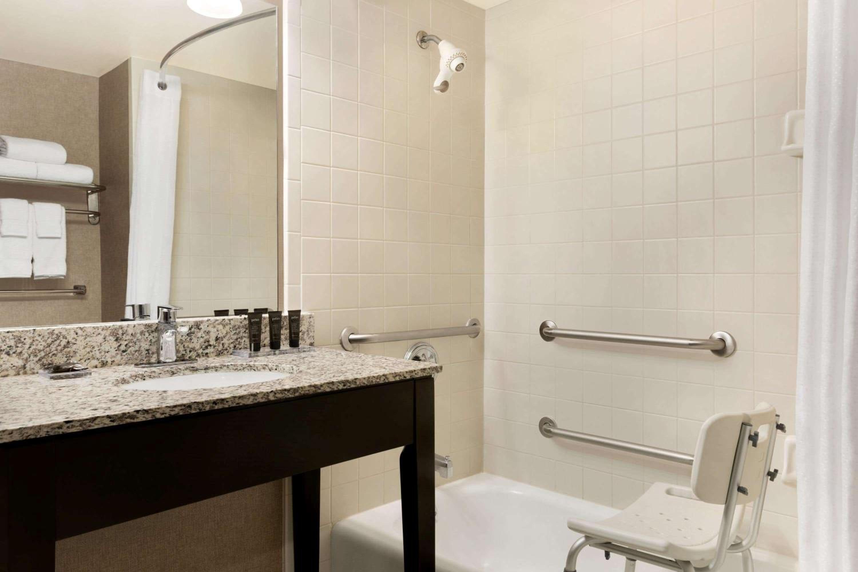 Queen Room with Two Queen Beds - Mobility Access/Non-Smoking