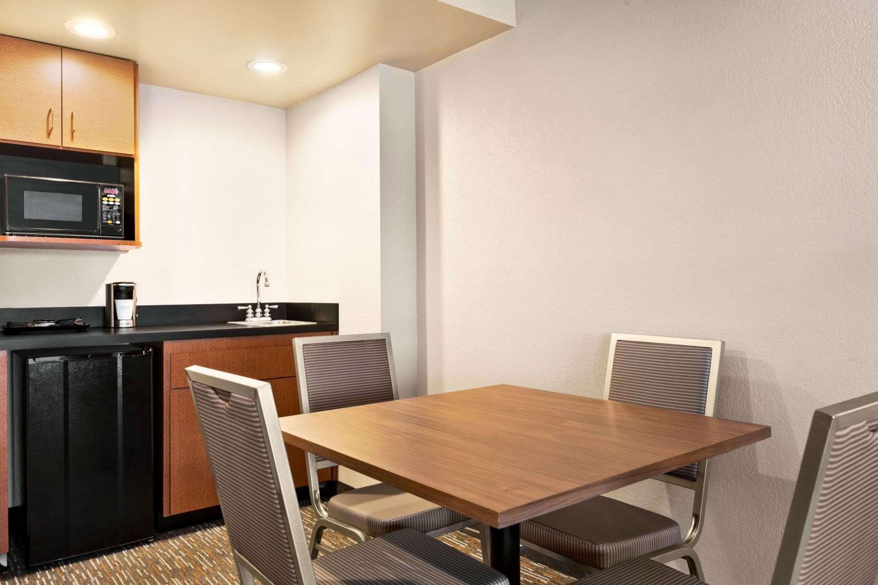 King Studio Suite - Non-Smoking photo 2