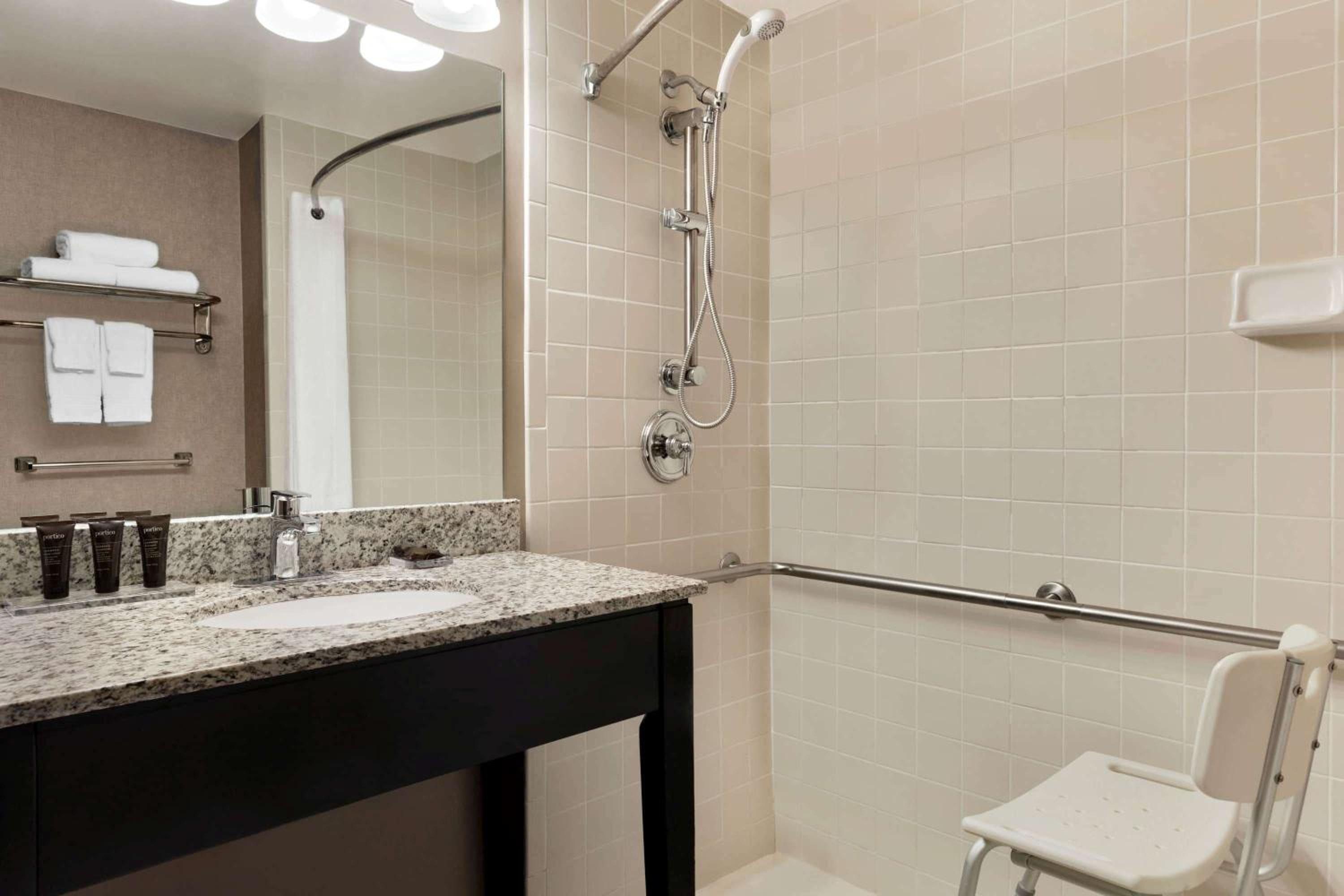 King Room, Disability Access, Non-Smoking photo 2