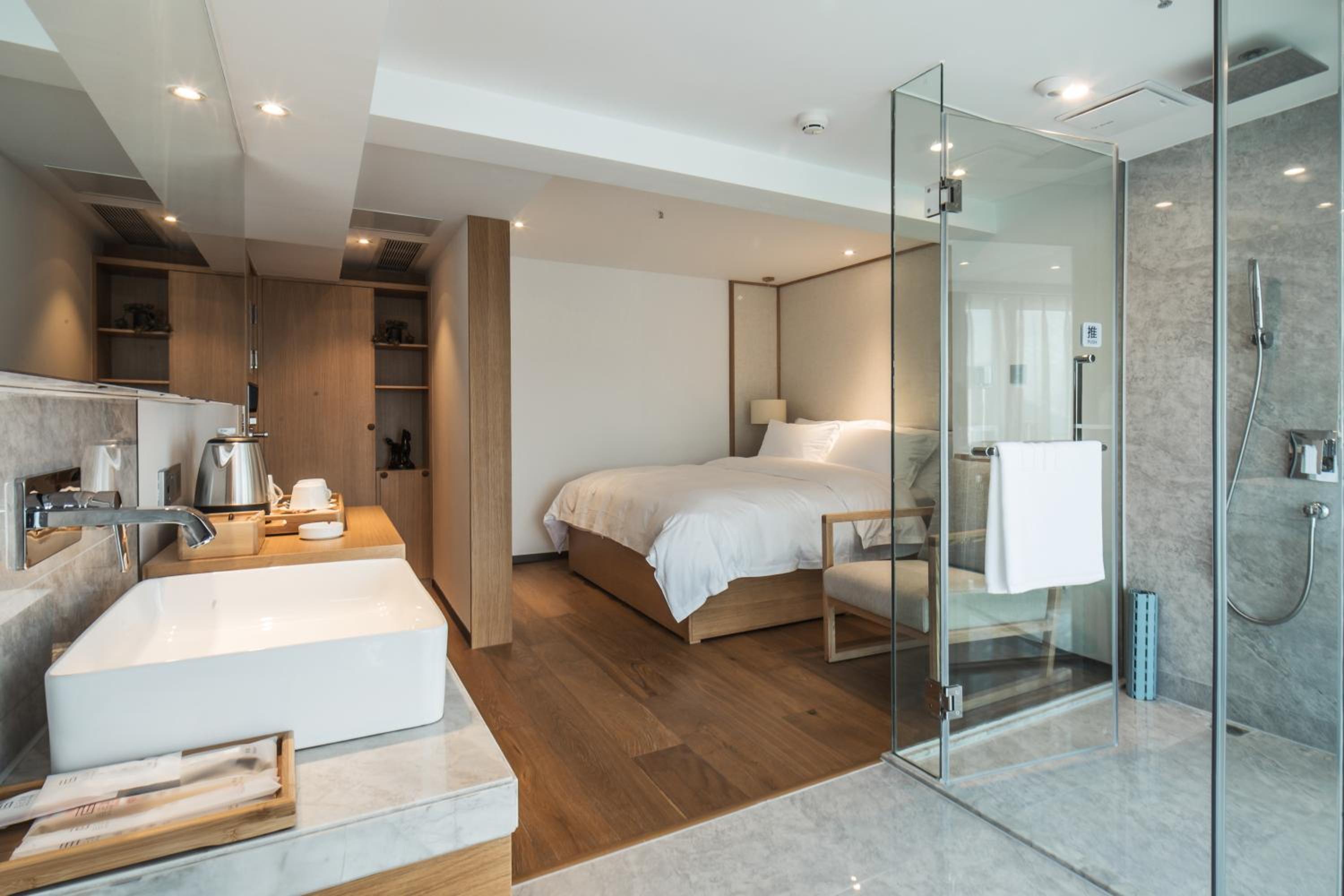 Double Room with Private Bathroom photo 2