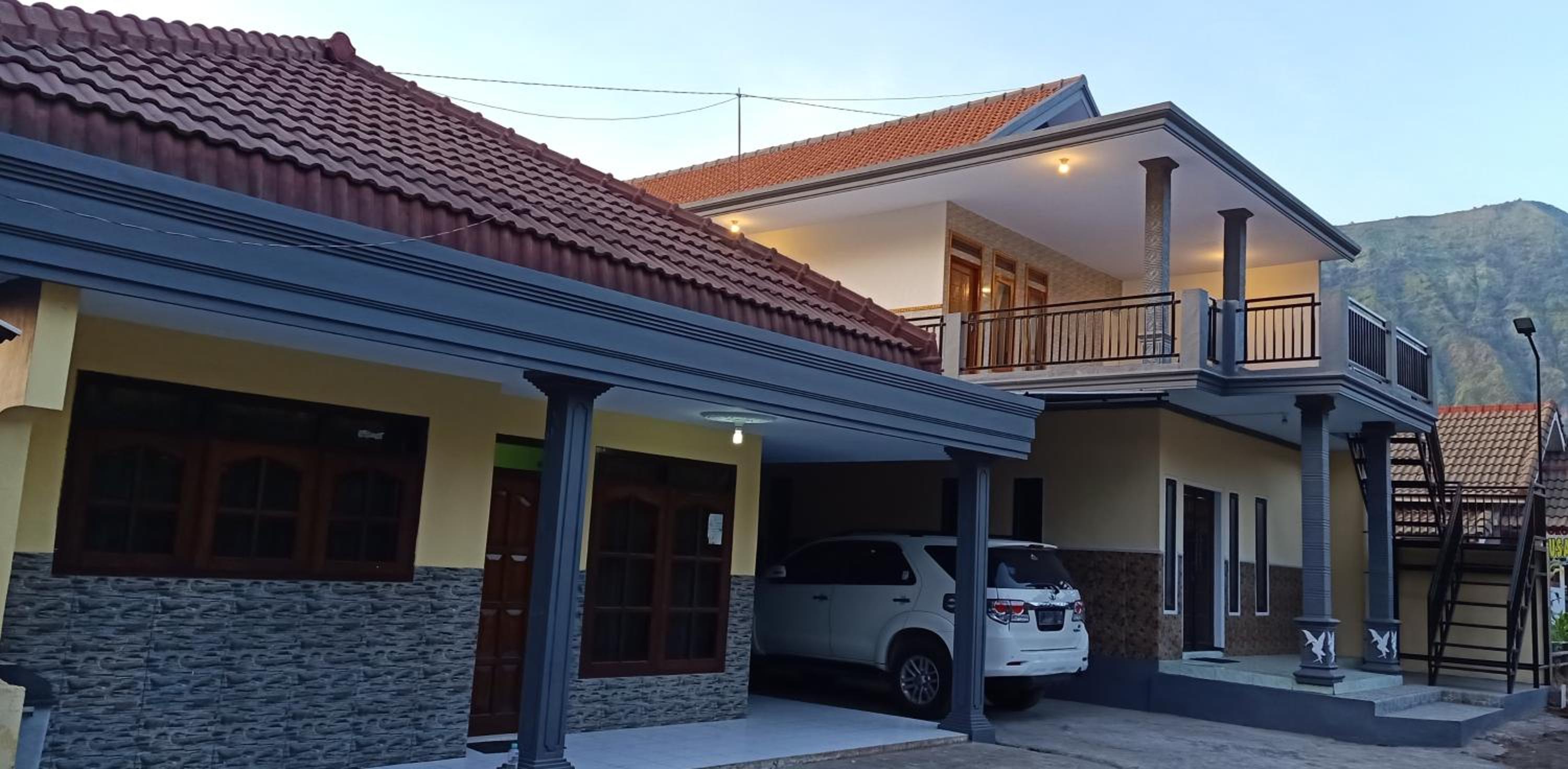 Three-Bedroom House - Photo 10