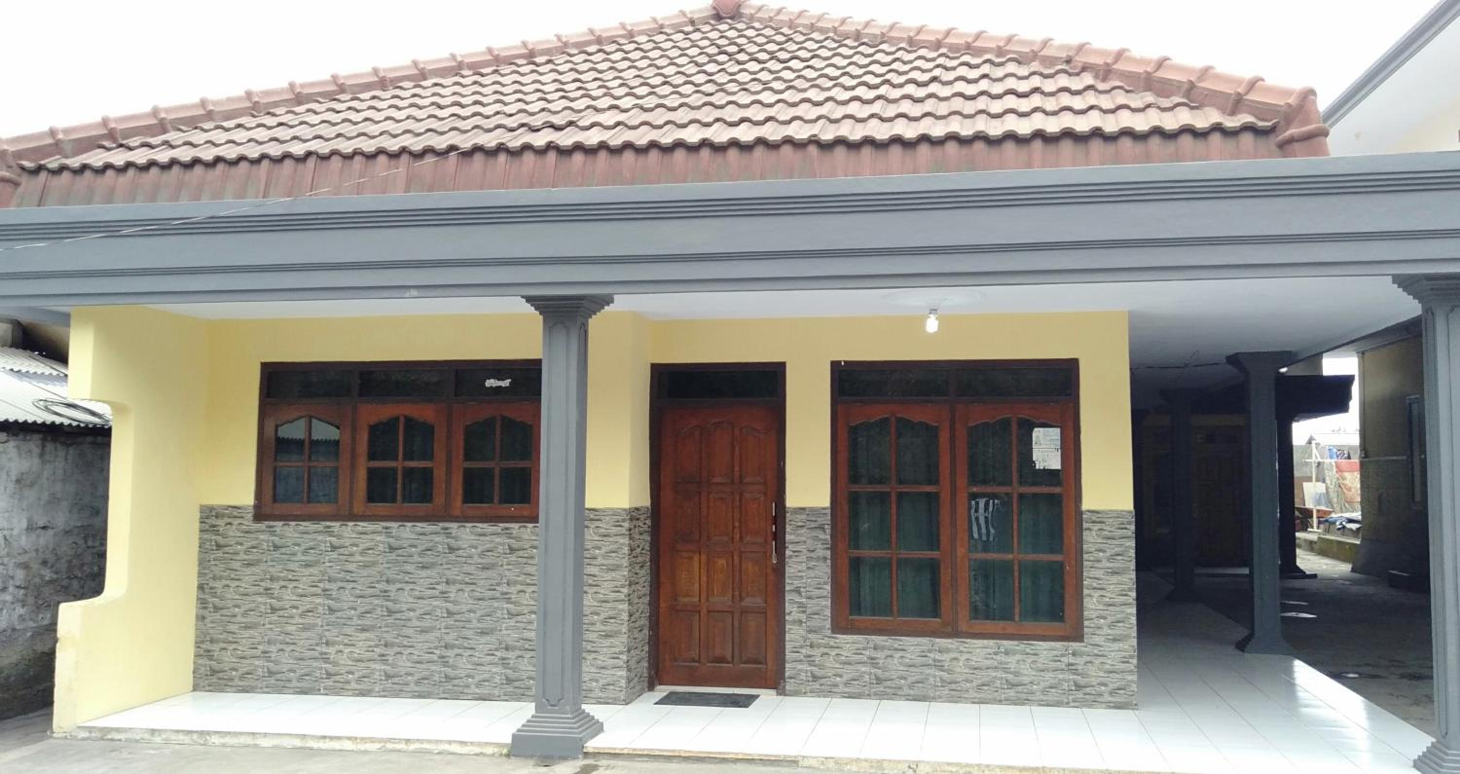 Three-Bedroom House - Photo 12