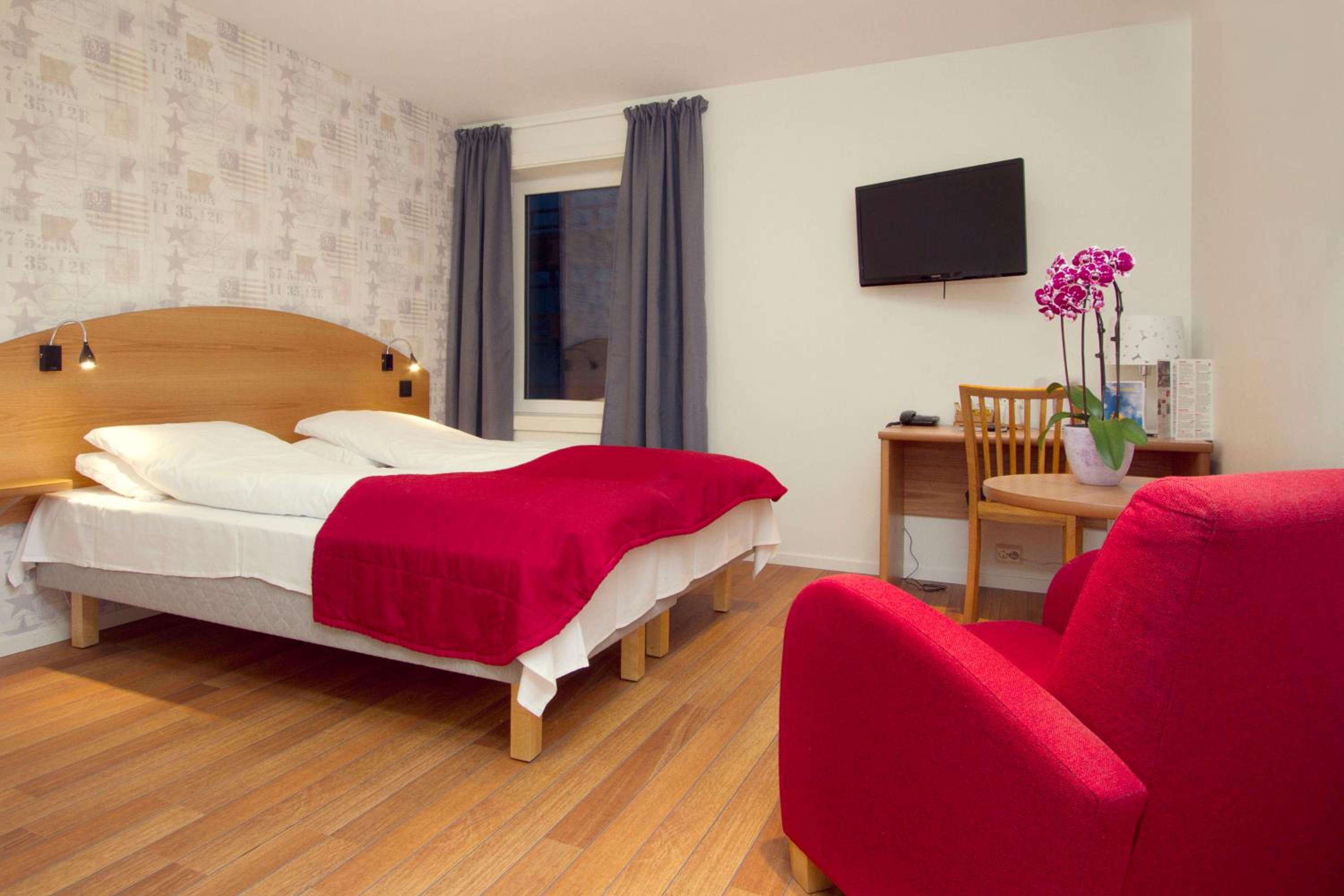 Twin Room - Photo 1