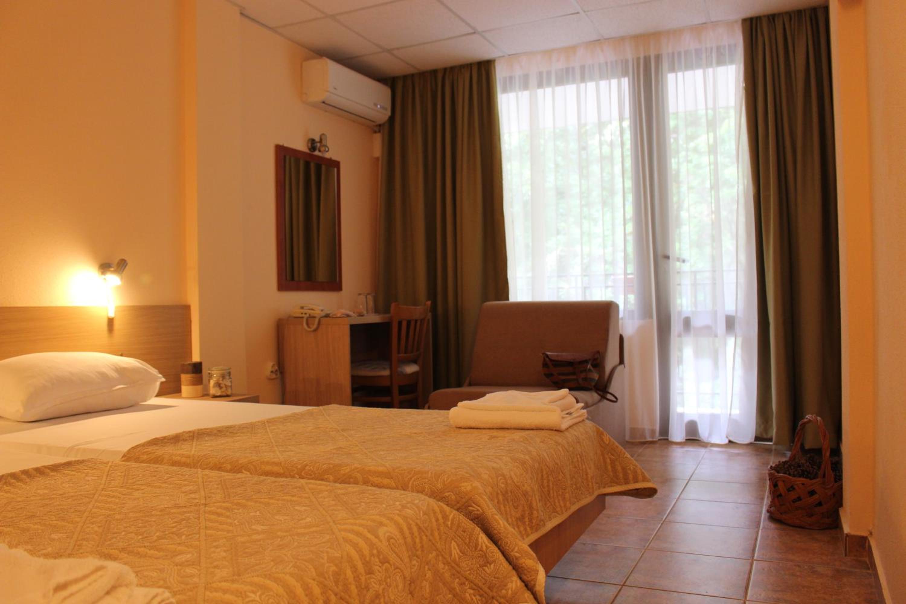 Twin Room with Balcony and Sea View photo 1