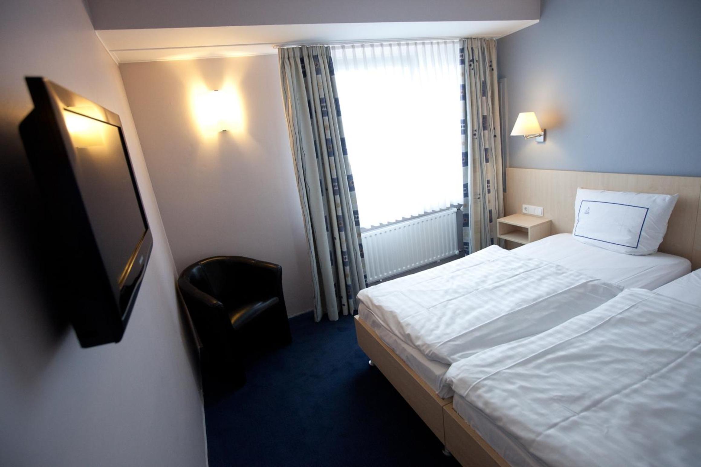 Double or Twin Room - Photo 2