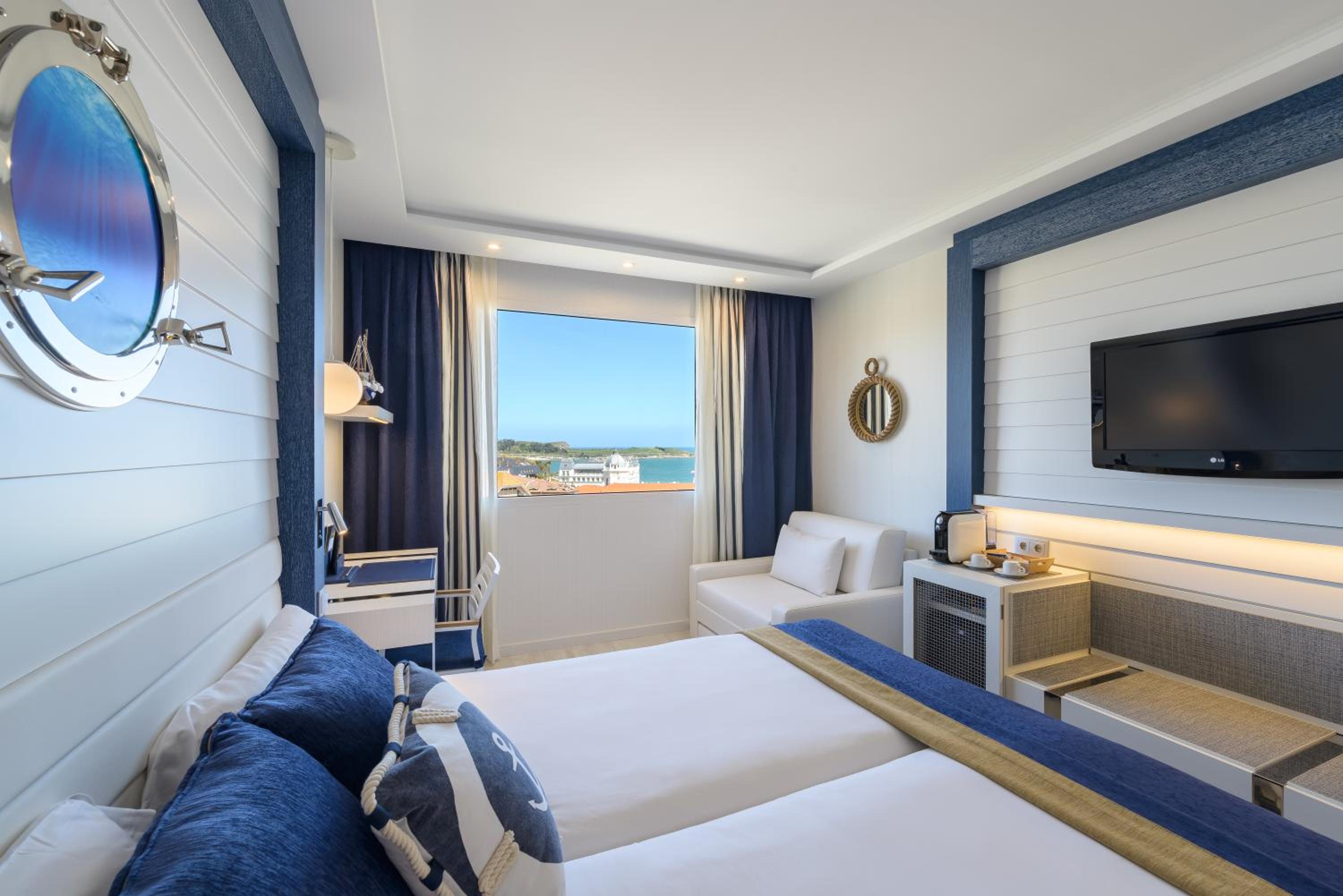 Deluxe Triple Room - Photo 4