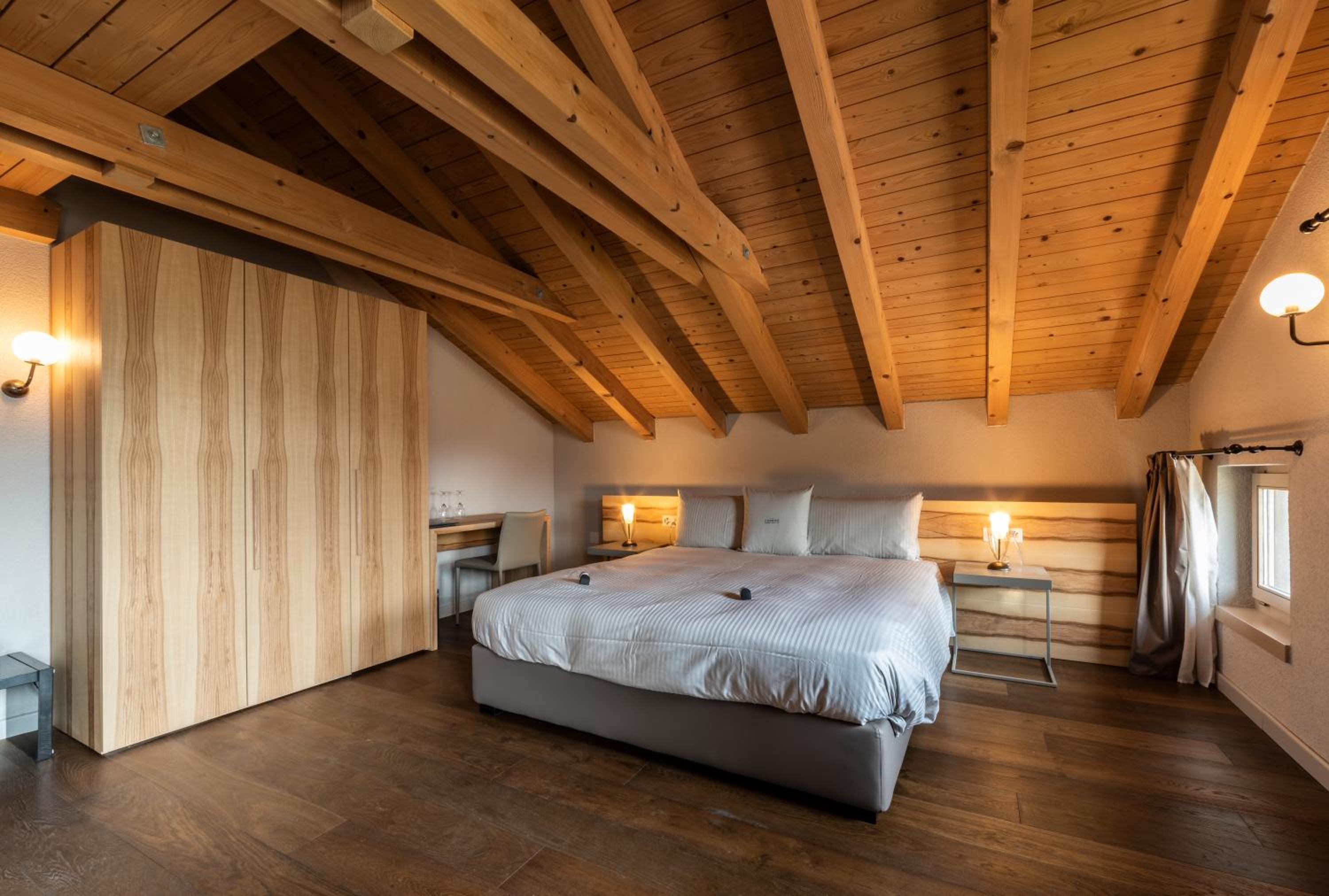 Junior Suite with Mountain View photo 3