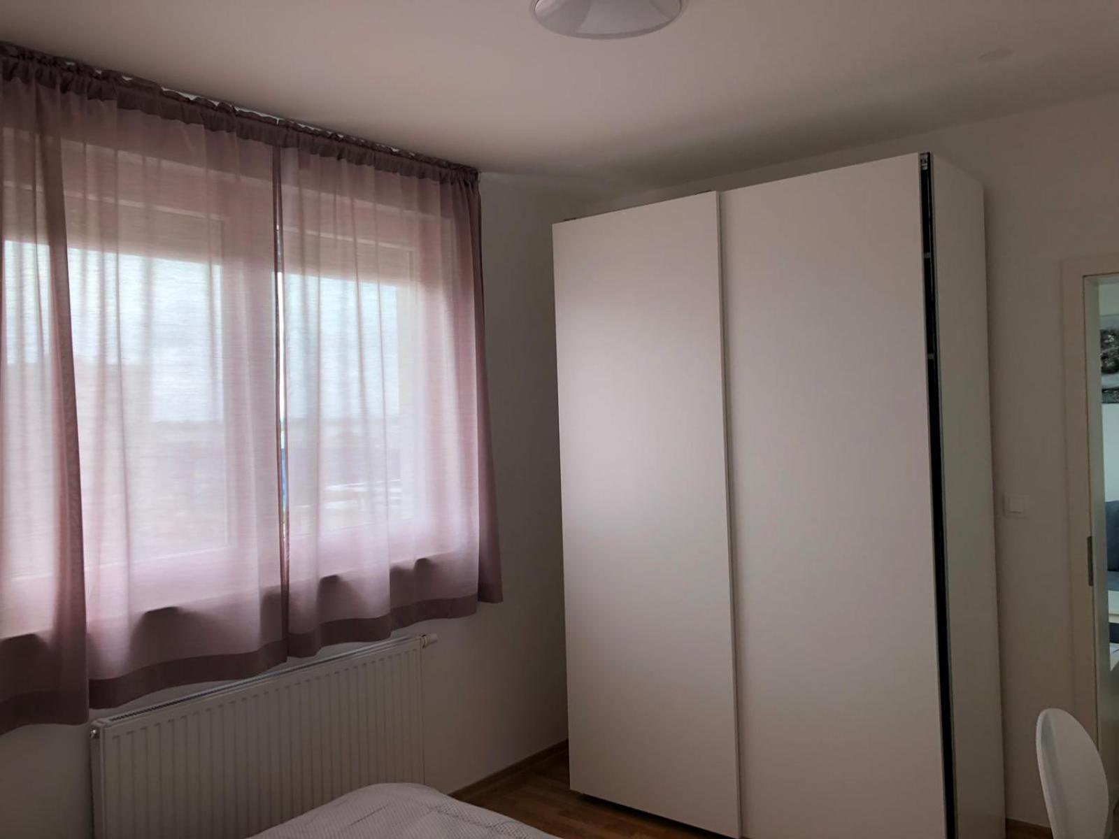 One-Bedroom Apartment - Photo 3
