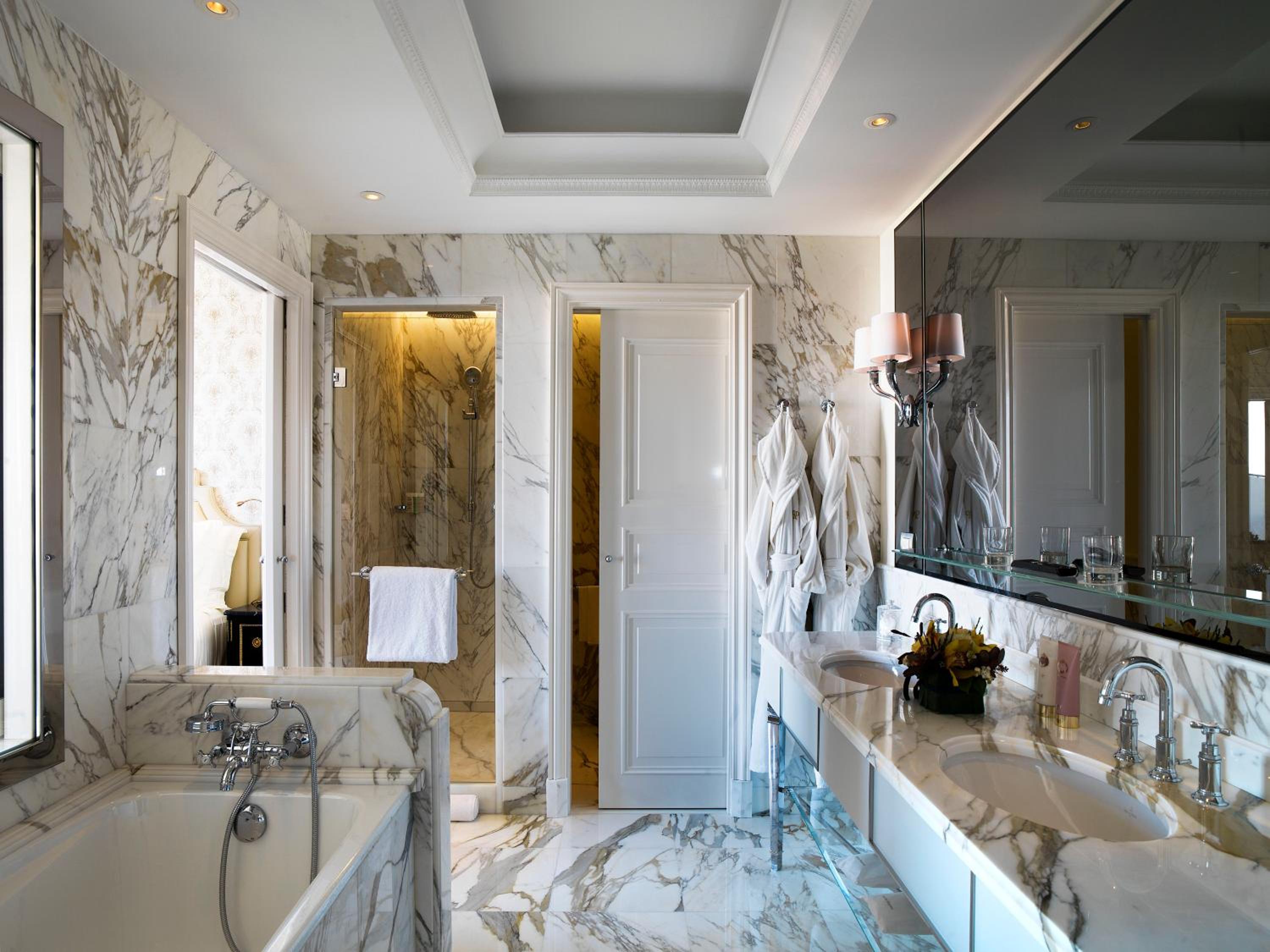 Premium Suite (Non Smoking)