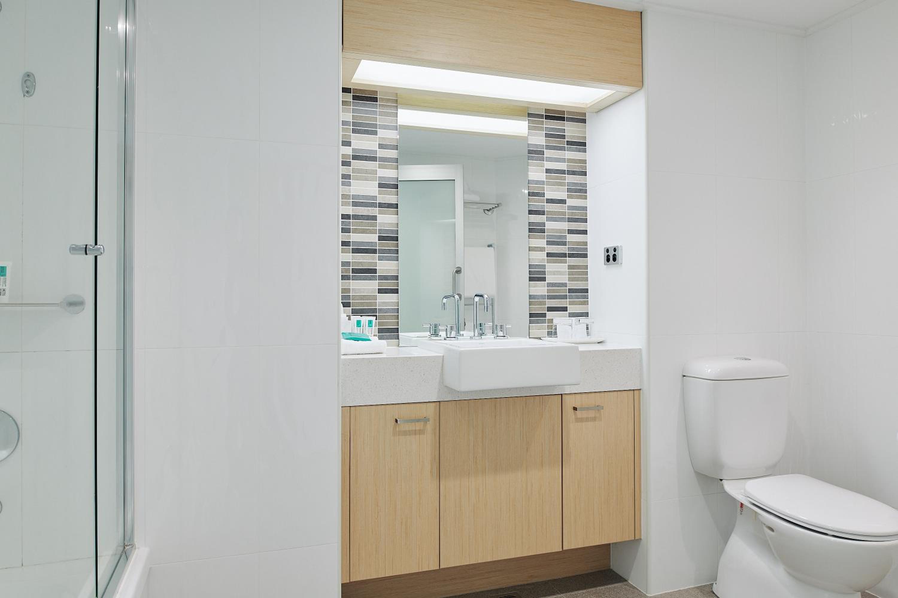 Deluxe Twin Ocean Room photo 2