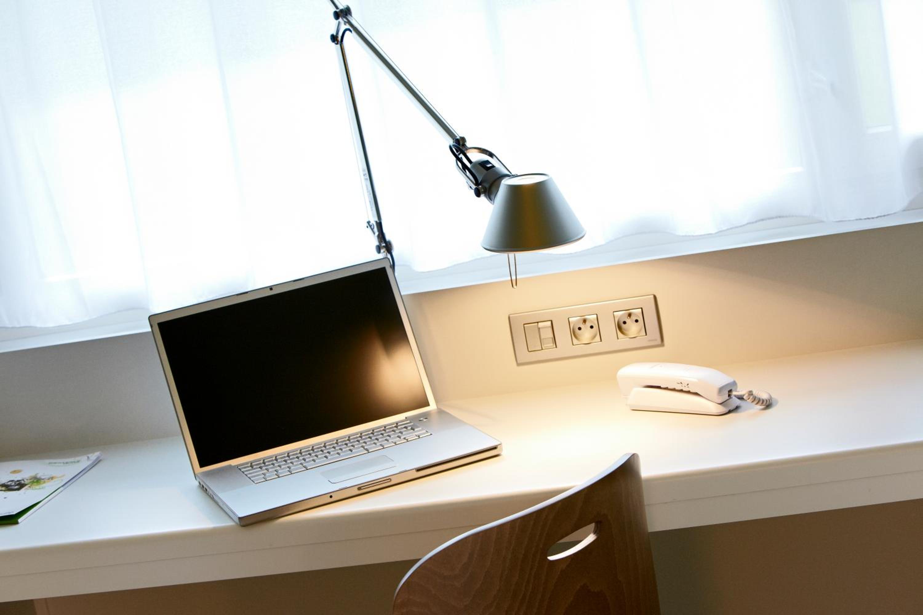 Standard Double Room - Photo 8
