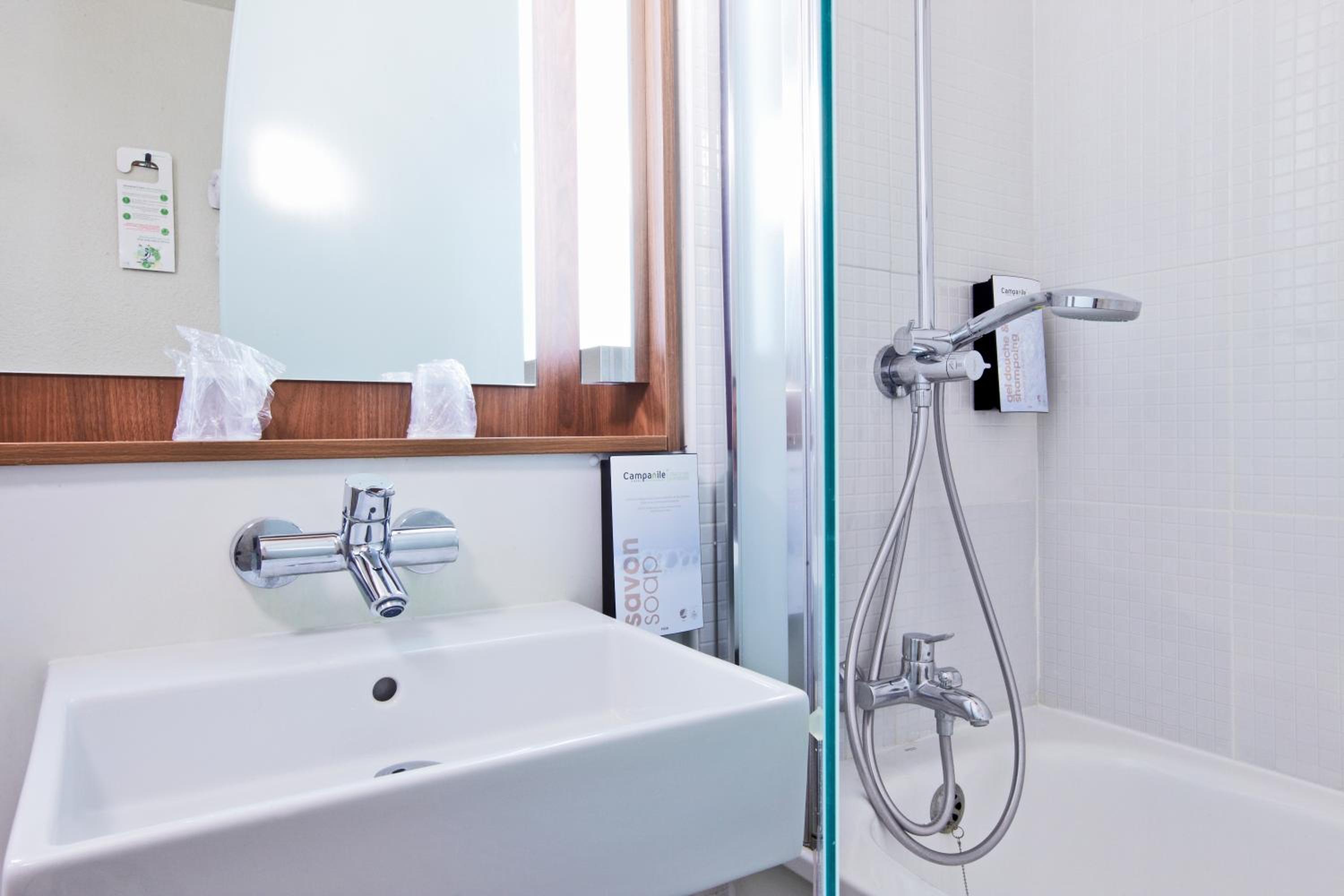 Standard Double Room - Photo 6