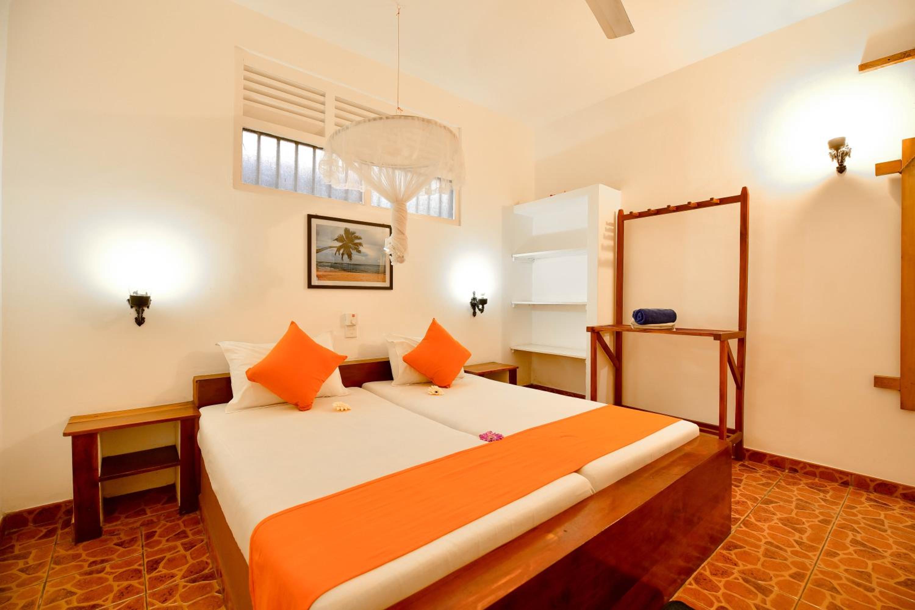 Economy Triple Room