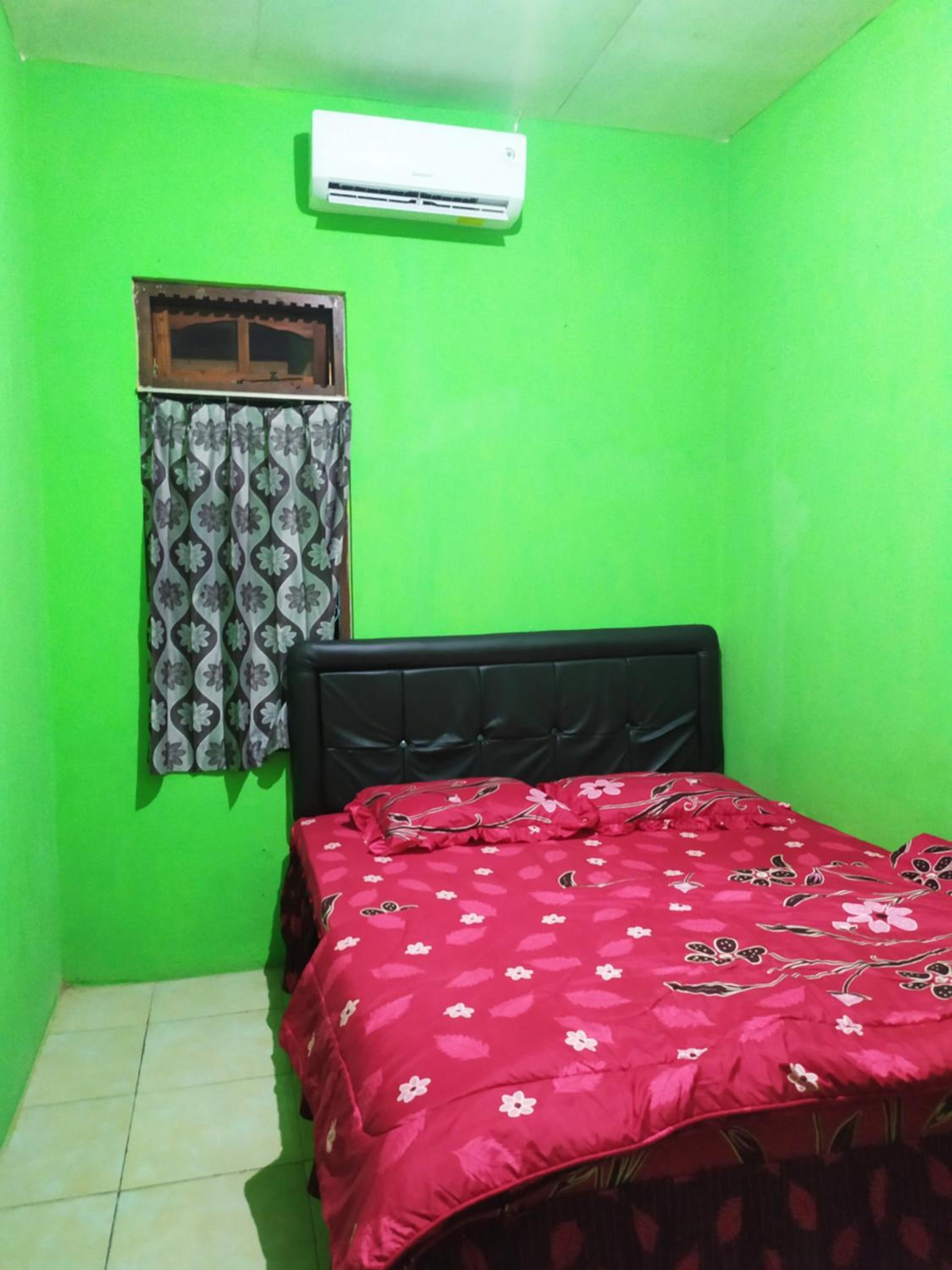 Standard King Room photo 2