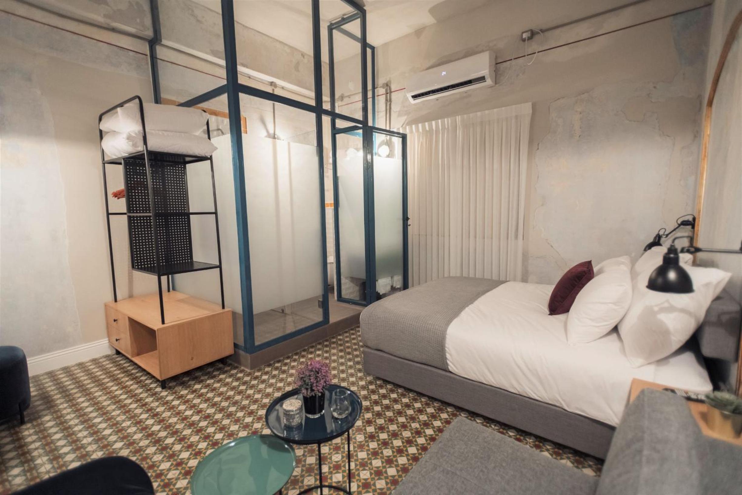 Deluxe Room - Photo 16