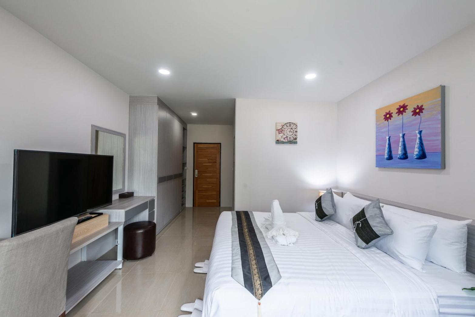 Deluxe Room - Photo 3