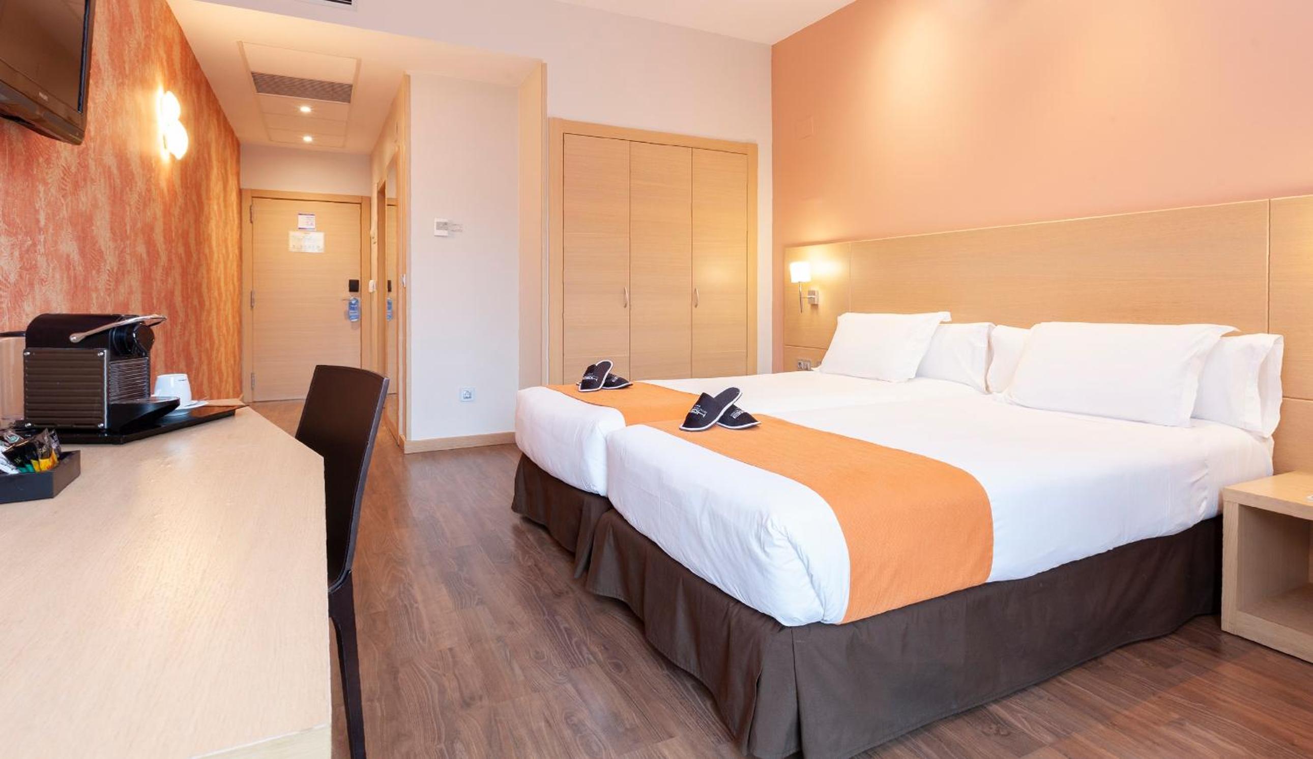 Double Room - Photo 3