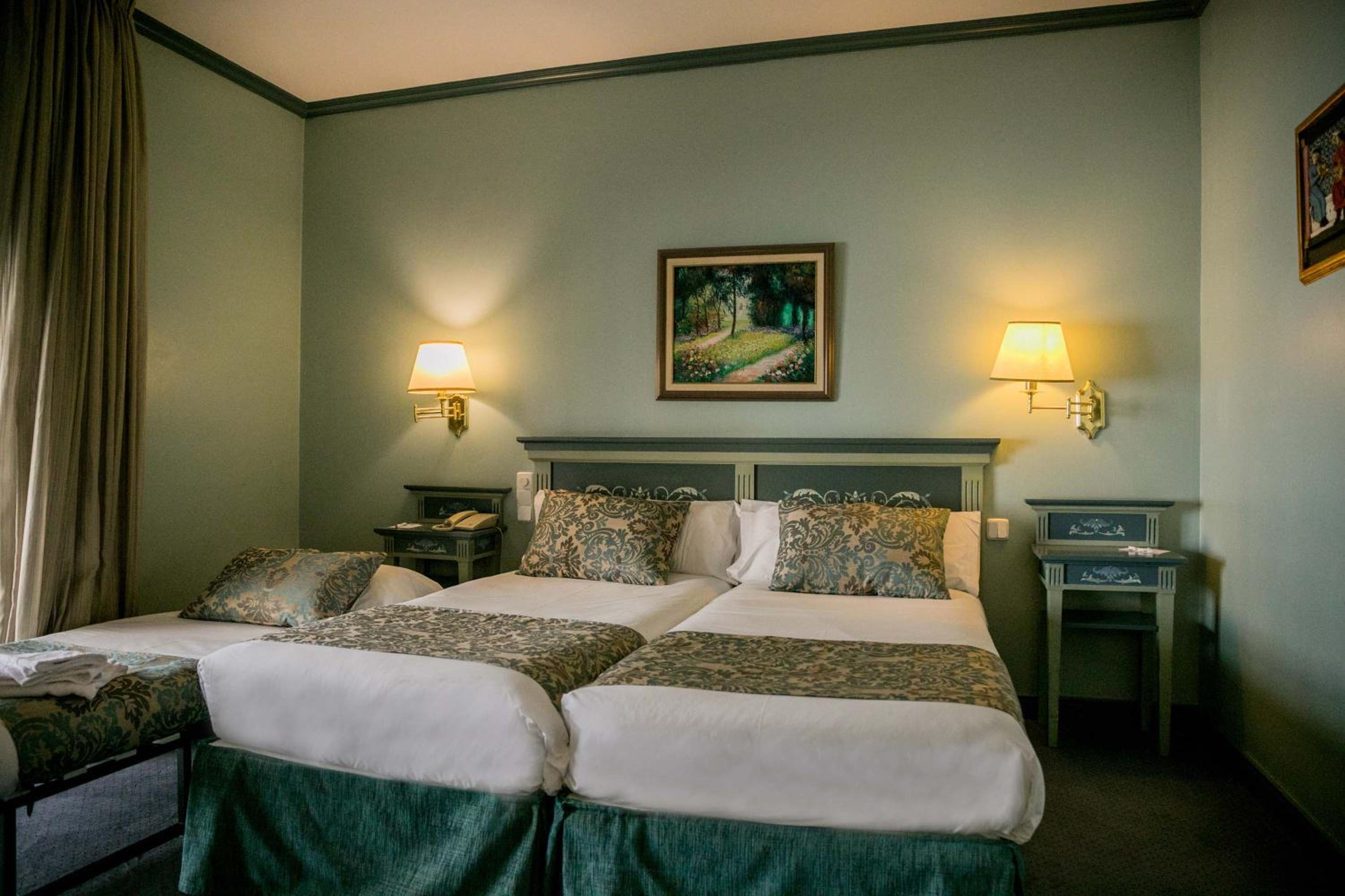 Standard Triple Room (2 Adults+ 1 child) - Photo 4