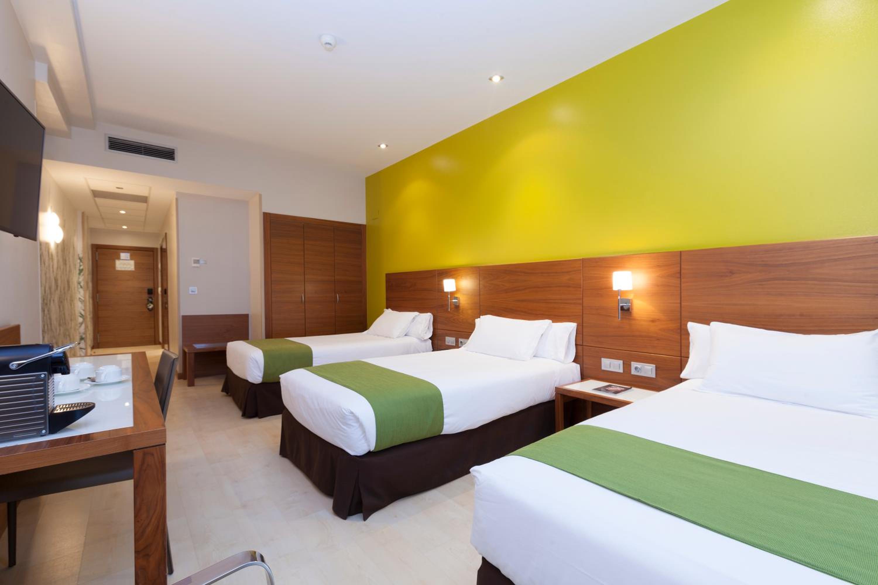 Premium Triple Room - Three beds - Photo 2