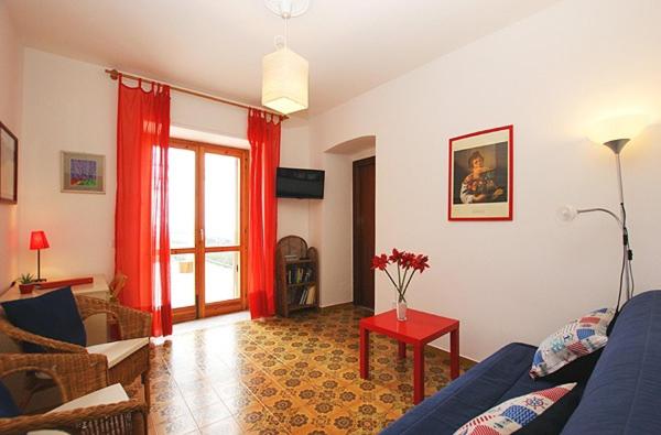 Two-Bedroom House photo 3