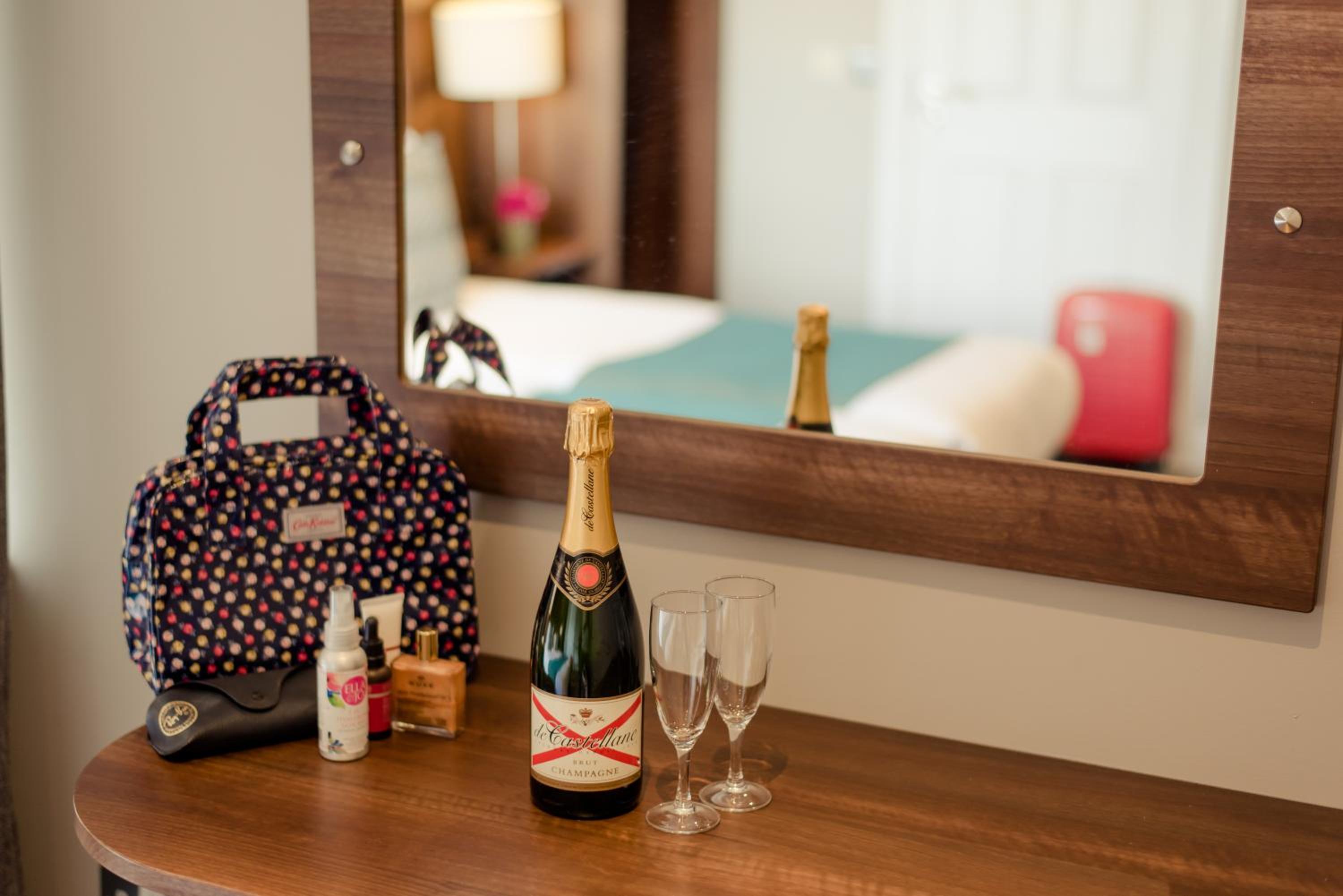 Double Room - Photo 5
