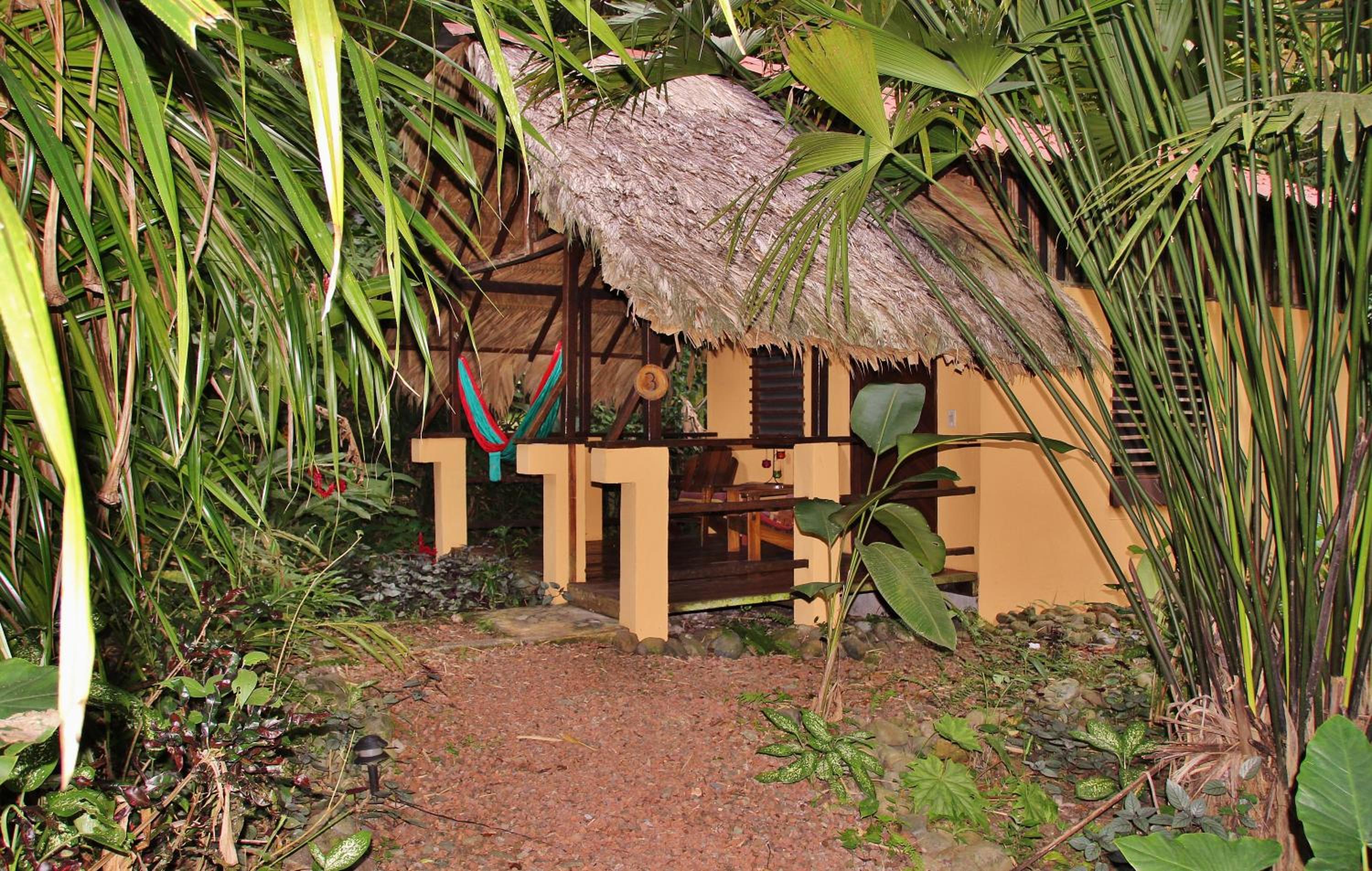 Bungalow with Garden View photo 3