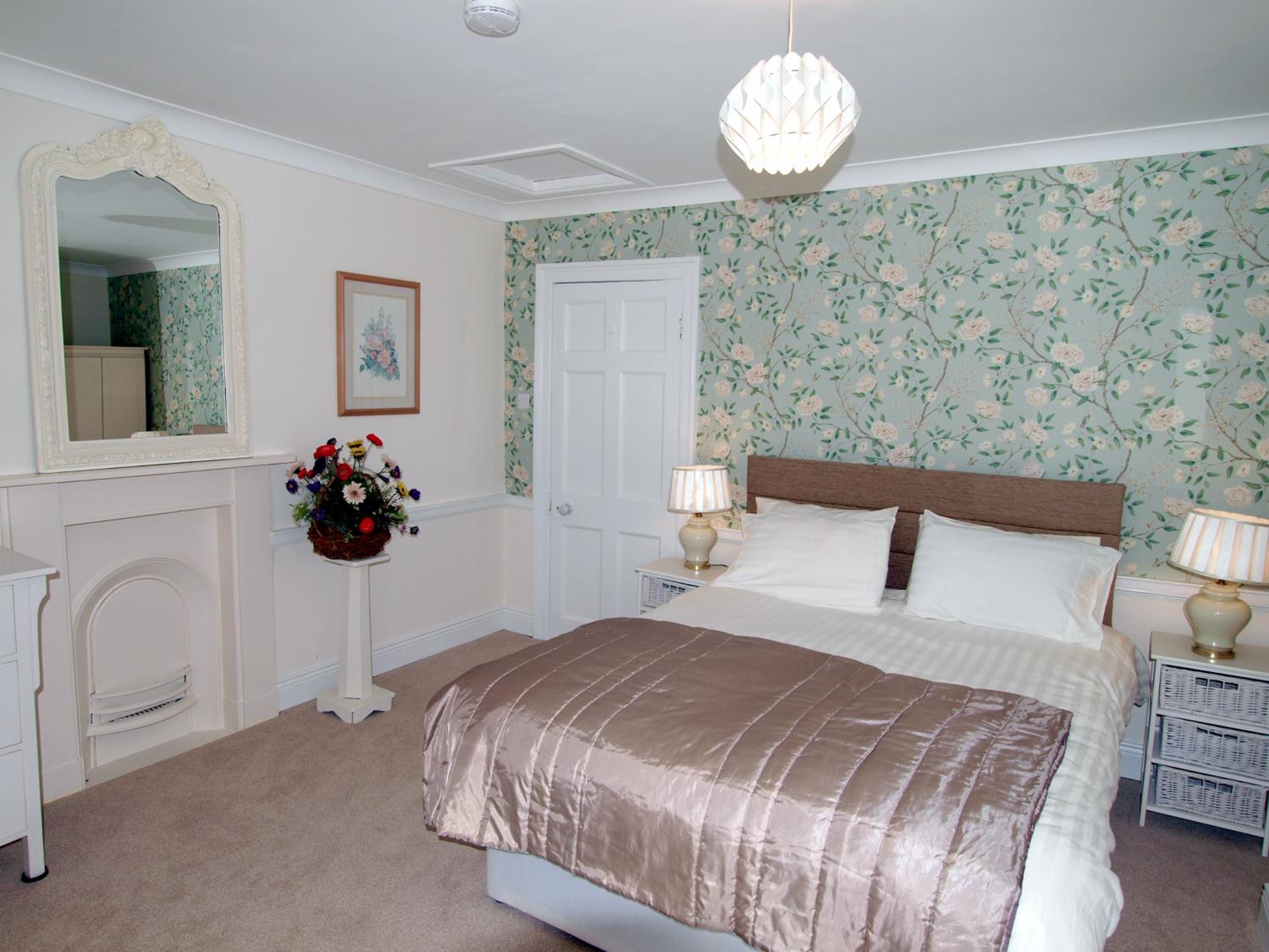 Deluxe Double Room with Shower - Photo 1